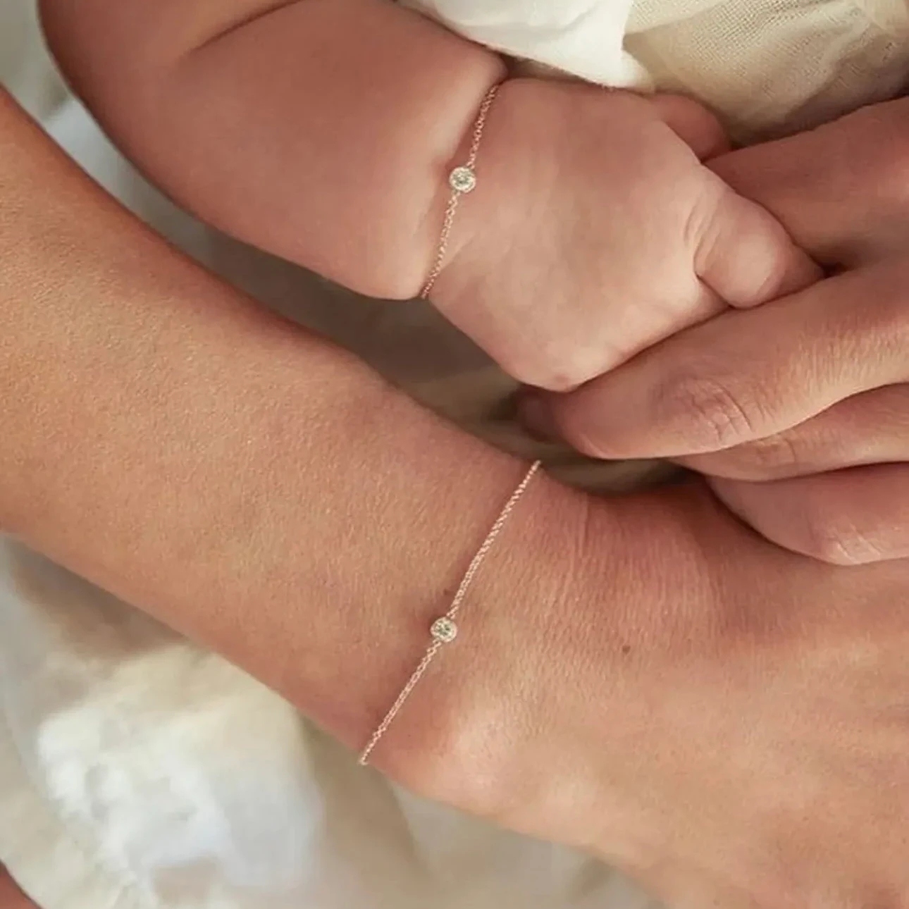 Anne & Bebek Gümüş Taşlı Bileklik Seti – Minimal Zarif Tasarım 