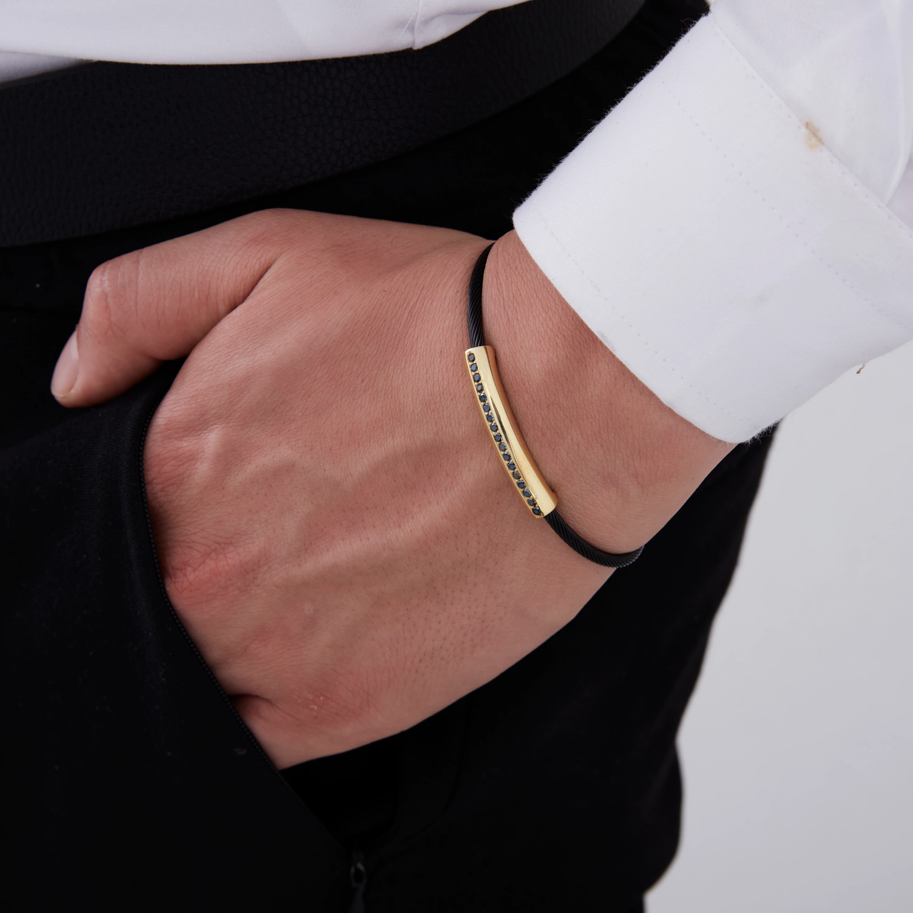 3 MM Burgu Çelik Üzeri Altın Kaplama Siyah Taşlı Erkek Bileklik