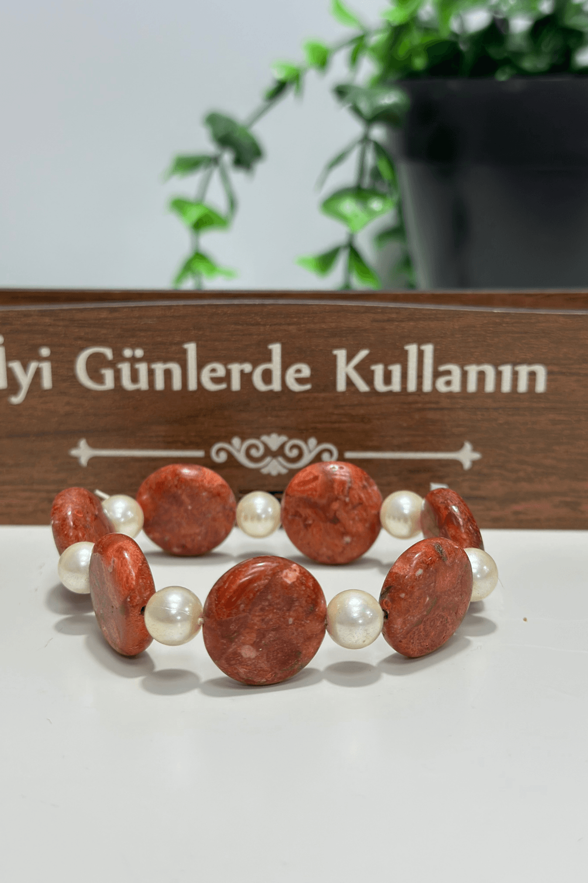 Rolex Serisi Doğal Mercan & İnci Bileklik – Kırmızı Sedef