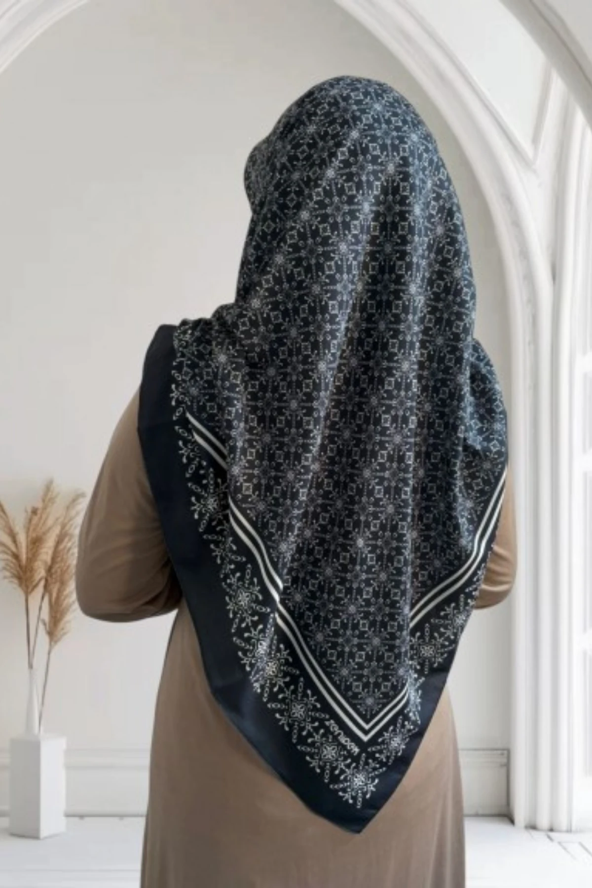 120x120 Büyük Boy Eşarp Desenli Pamuklu - Zarif Esinti Siyah