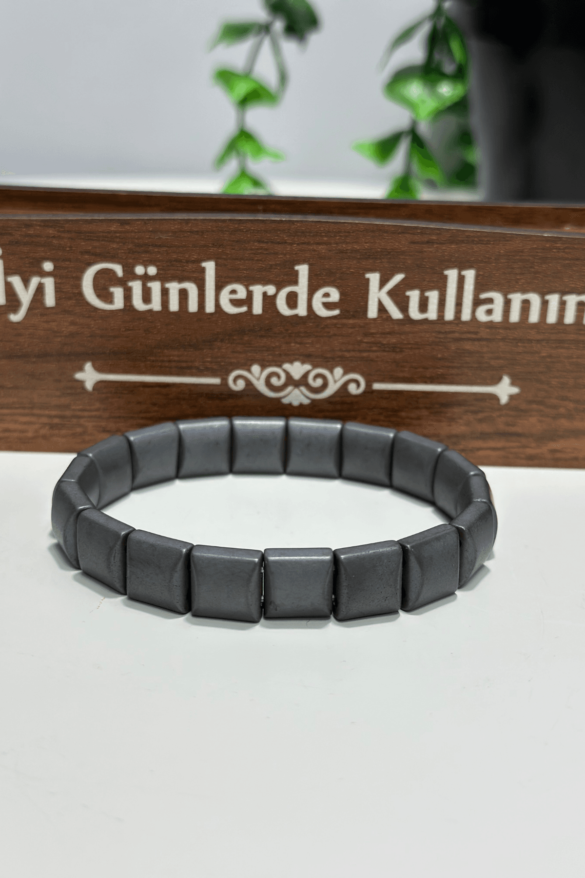 Hematit Doğal Taş Bileklik – SquareMat Model | Mat Yüzeyli, Günlük Kullanıma Uygun