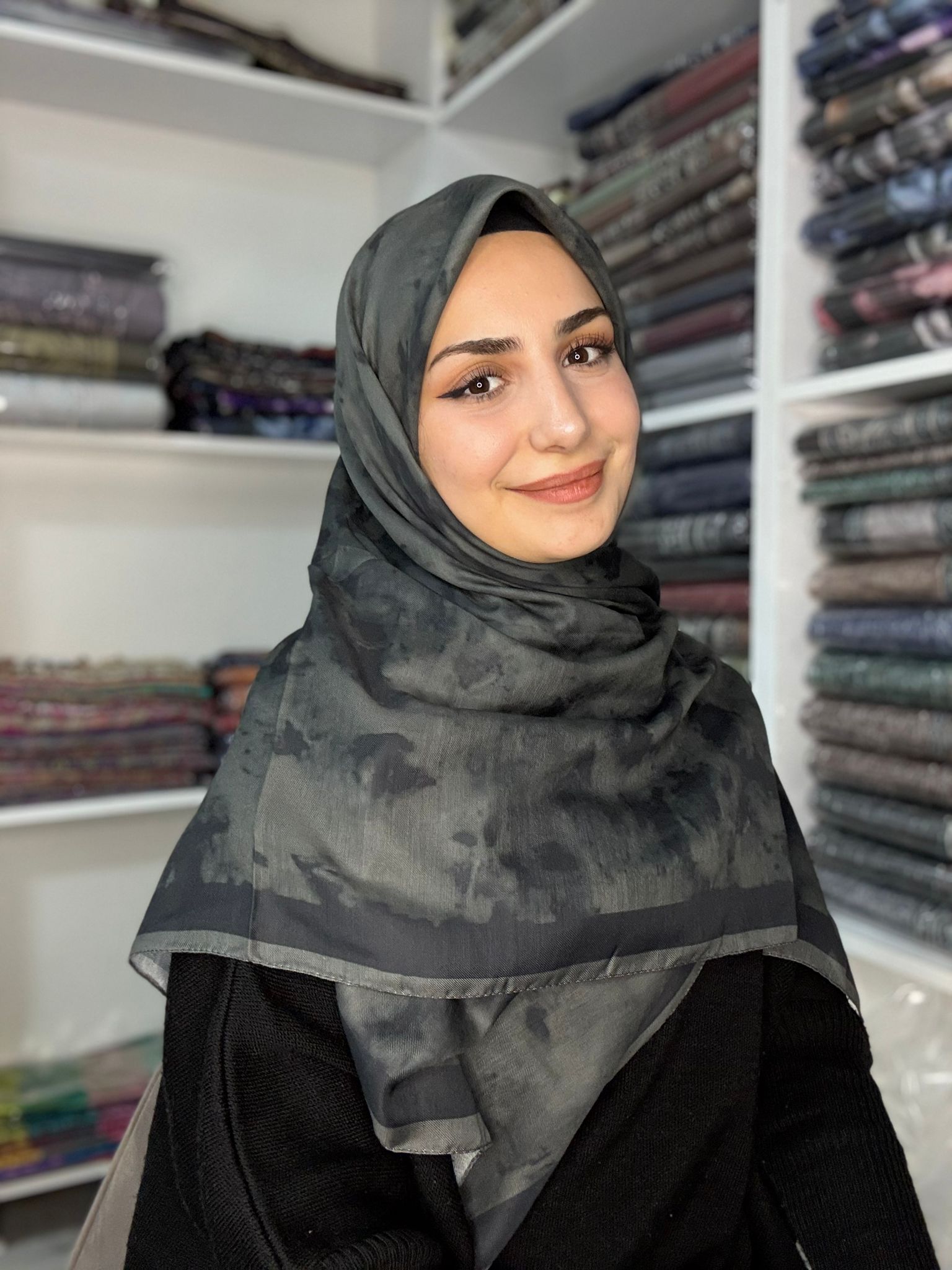 120x120 Büyük Boy Eşarp Desenli Pamuklu - Bulut Desen Füme