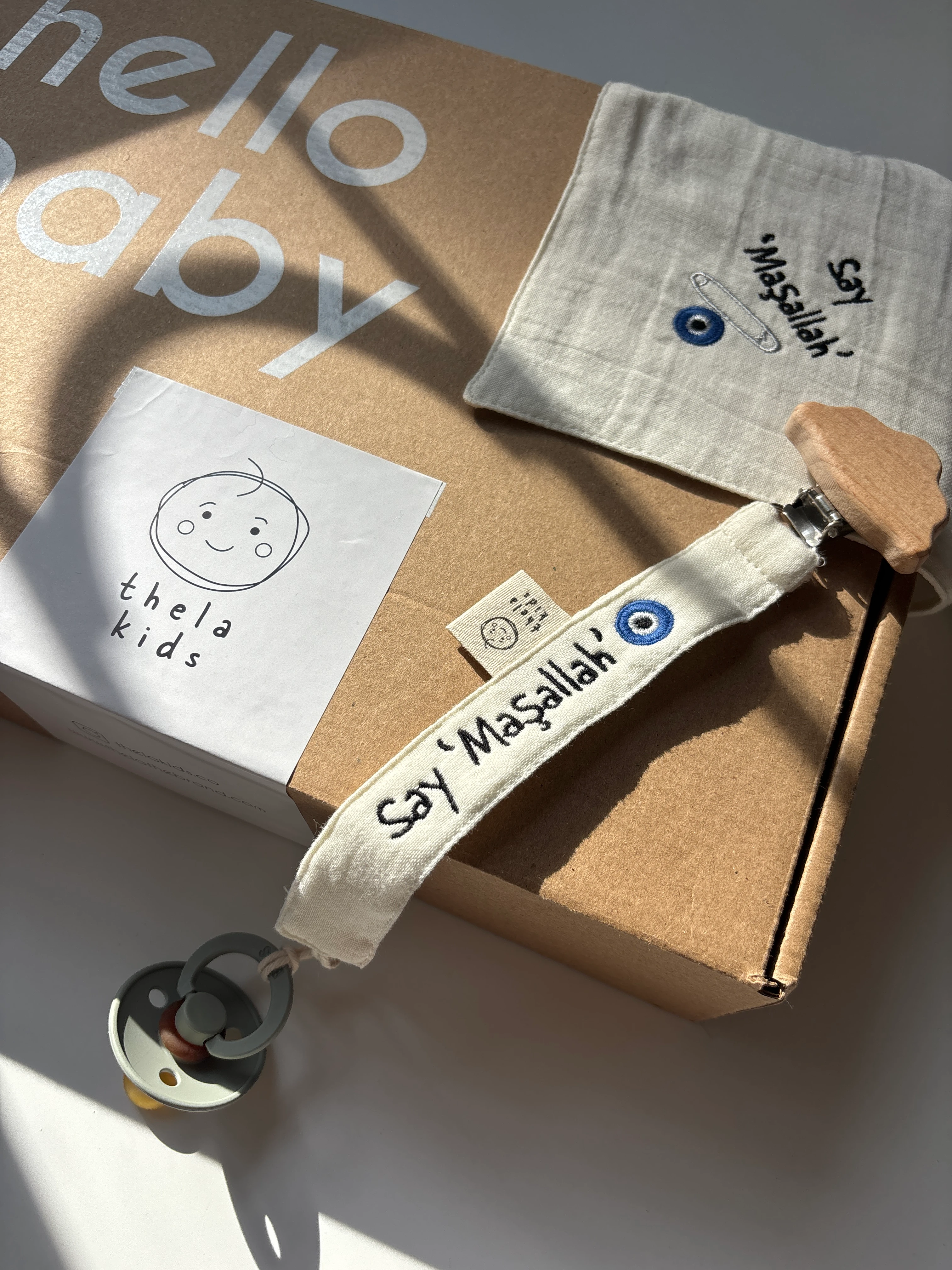 Say ‘Maşallah’ 2’li Set – Emzik Askısı & Fular Önlük 