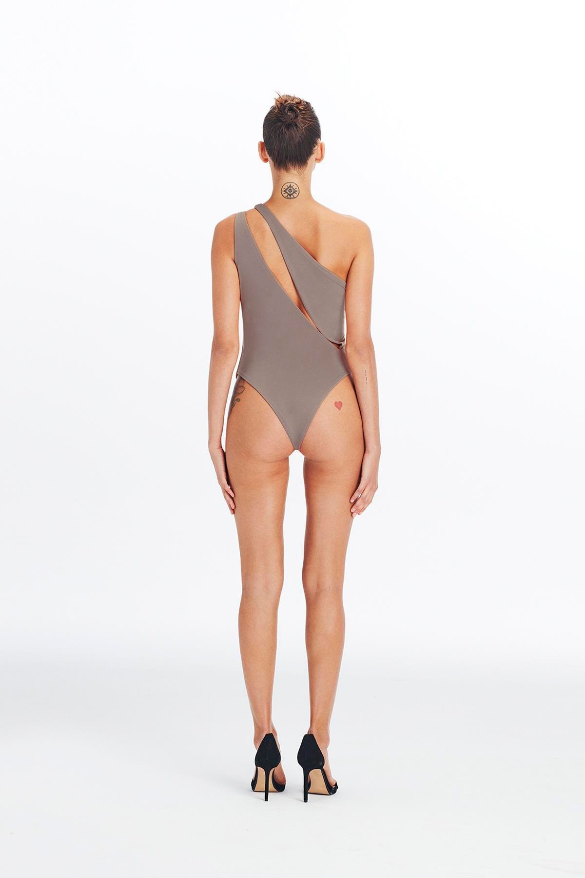 TAŞ RENGİ ÇAPRAZ DEKOLTELİ BODYSUIT