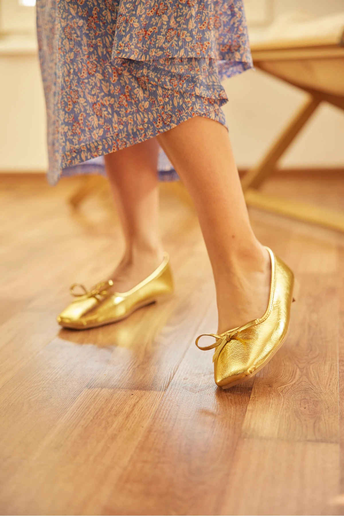 LARA KELEBEK DESENLİ KADIN BABET AYAKKABI