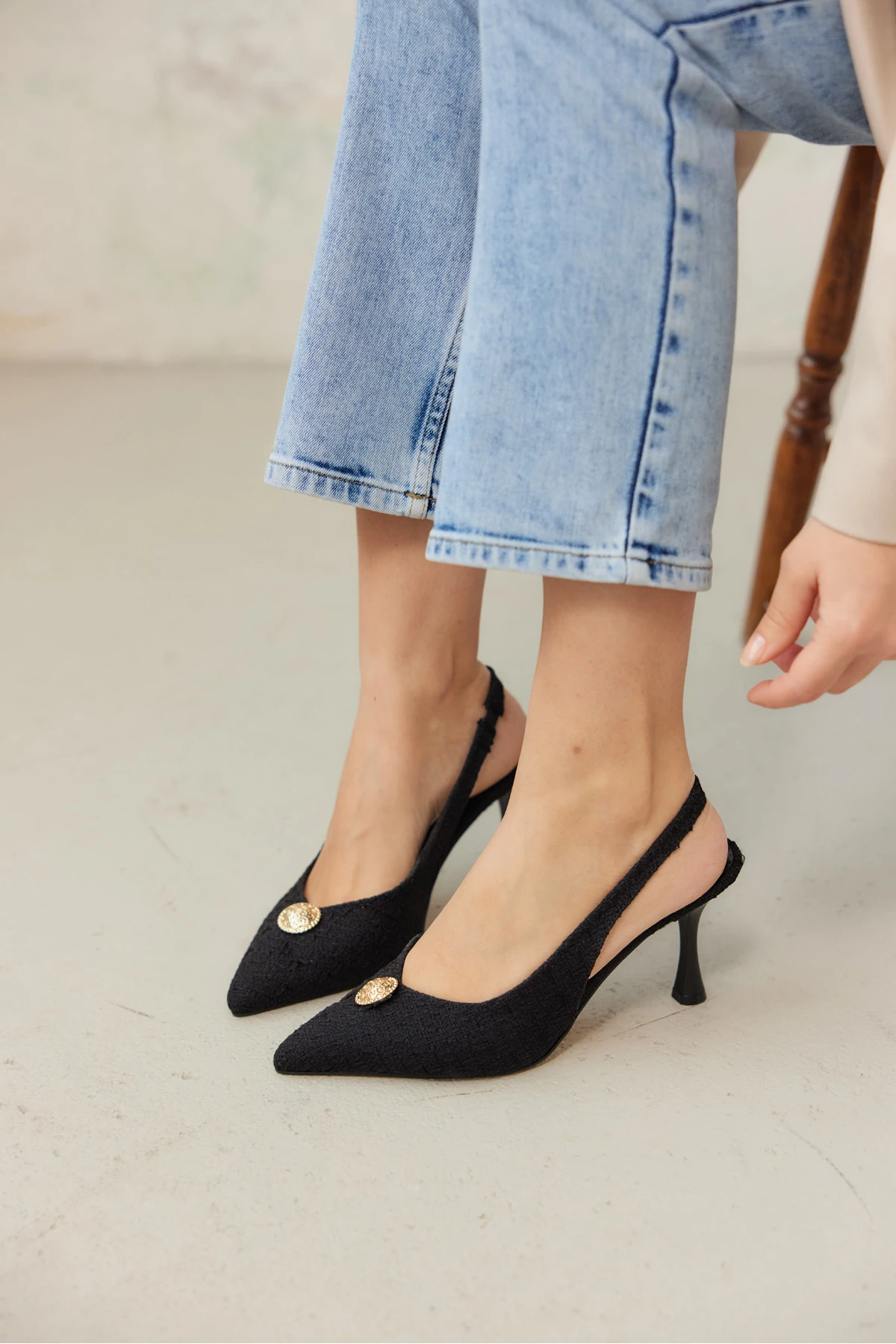 TUVA METAL DÜĞMELİ KADIN KUMAŞ TOPUKLU AYAKKABI - Siyah