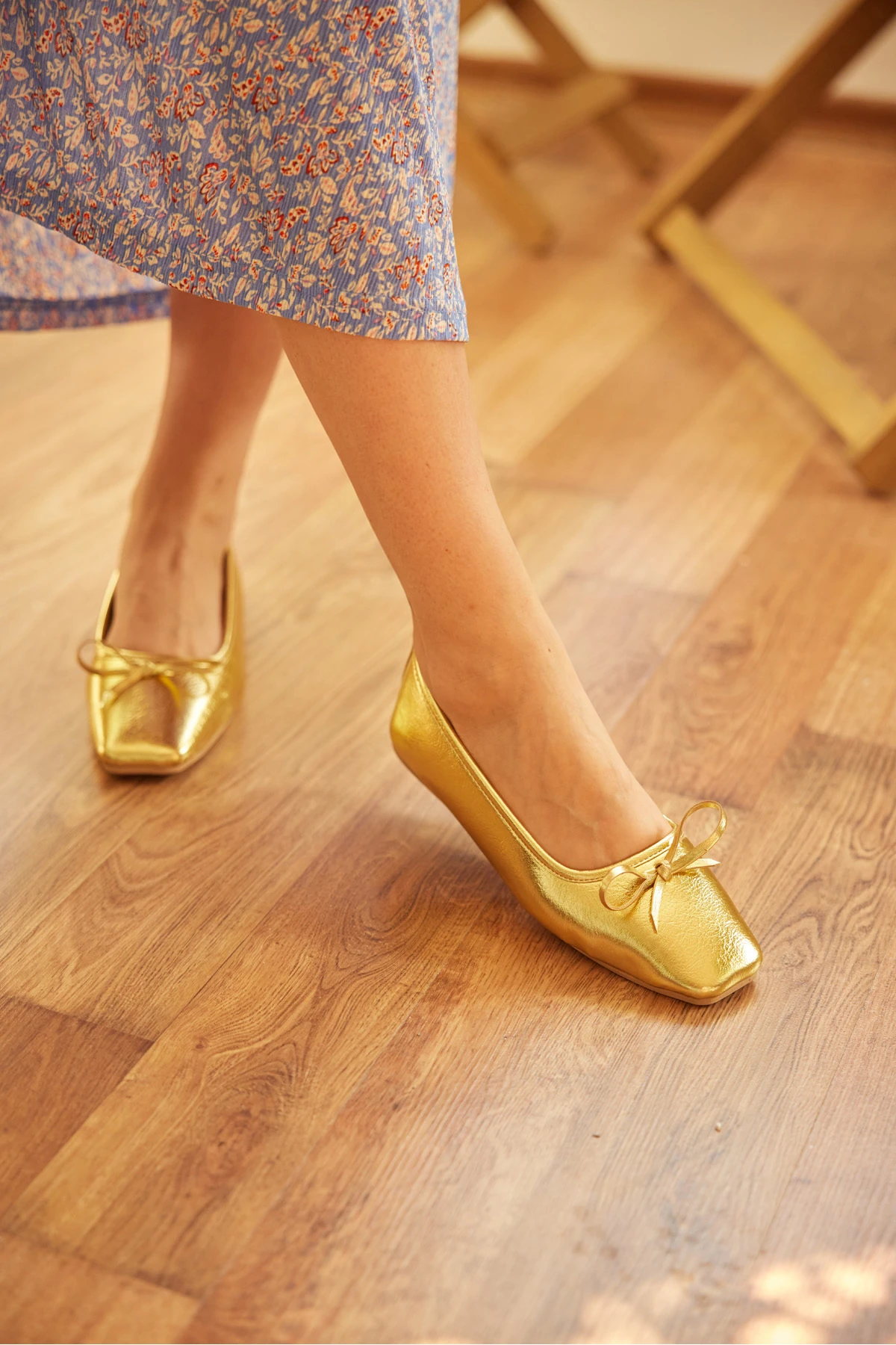 LARA KELEBEK DESENLİ KADIN BABET AYAKKABI