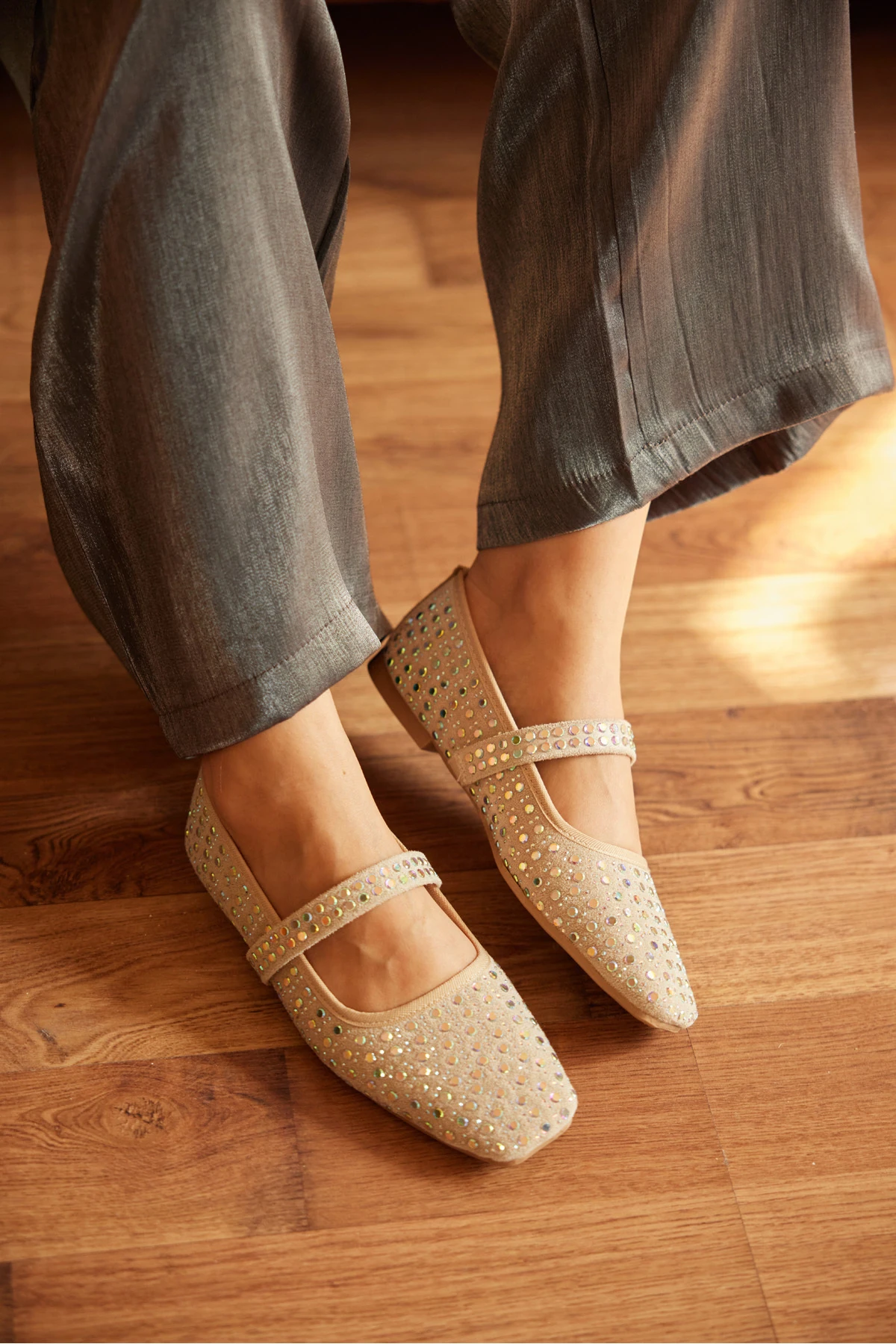 NOVA TAŞLI KADIN BABET AYAKKABI