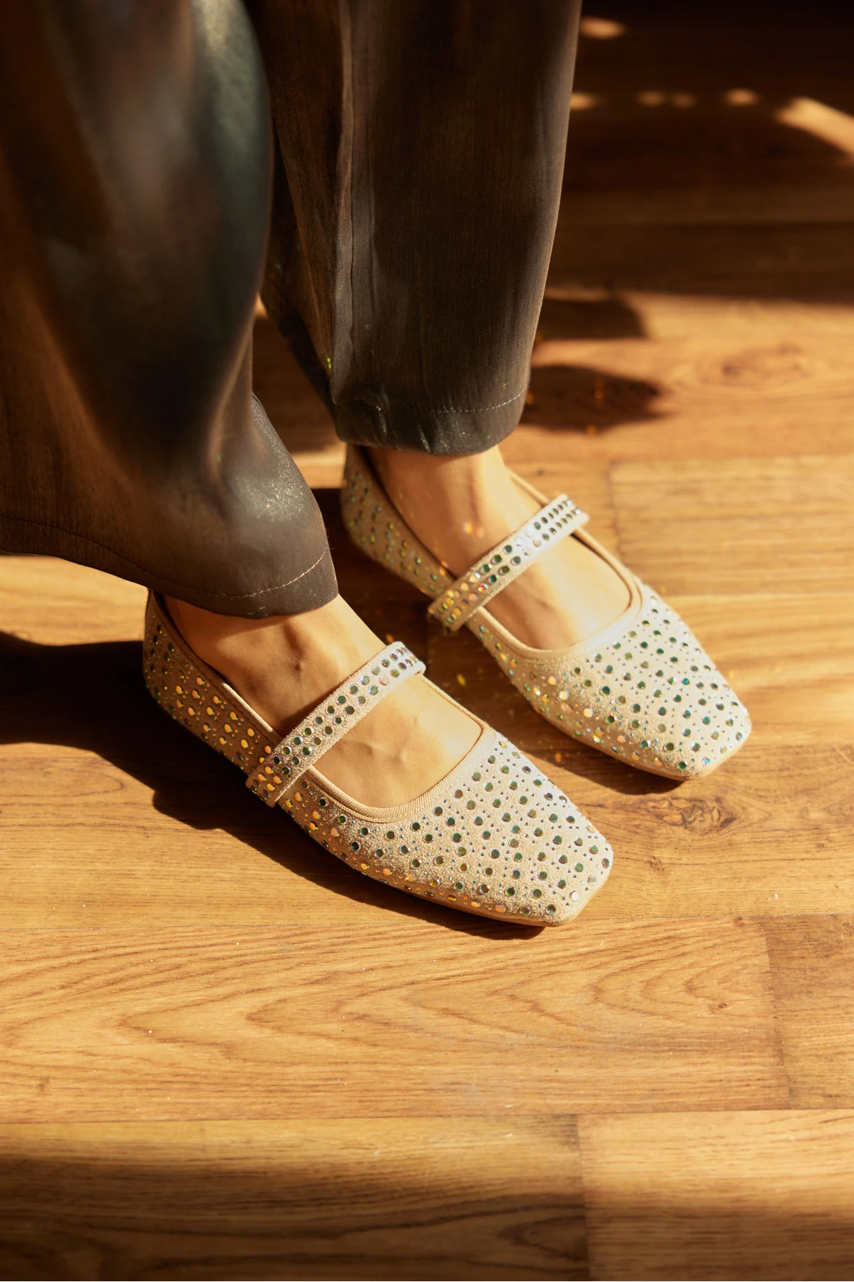 NOVA TAŞLI KADIN BABET AYAKKABI