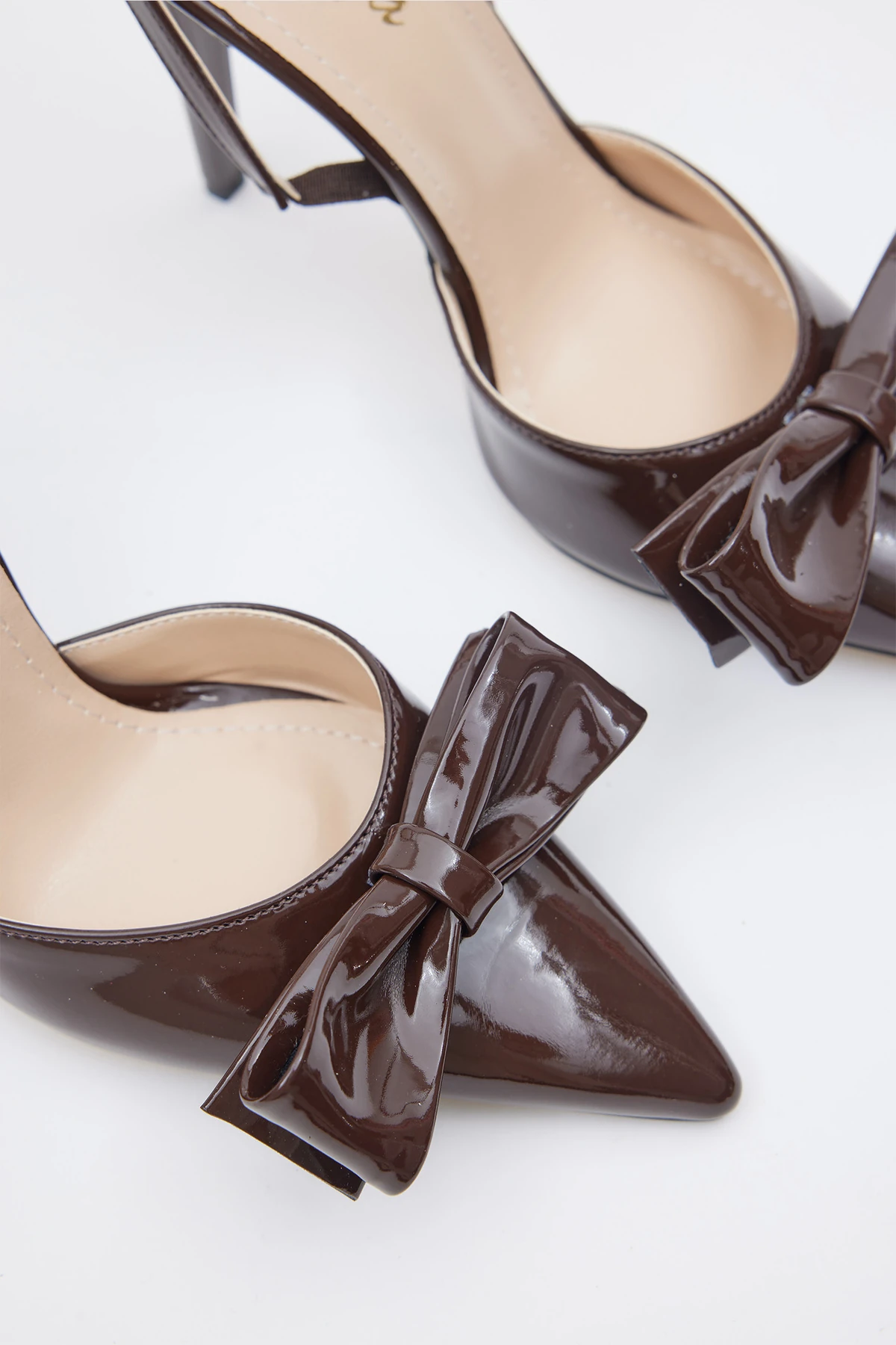 SELİA FİYONK DETAYLI KADIN RUGAN TOPUKLU AYAKKABI