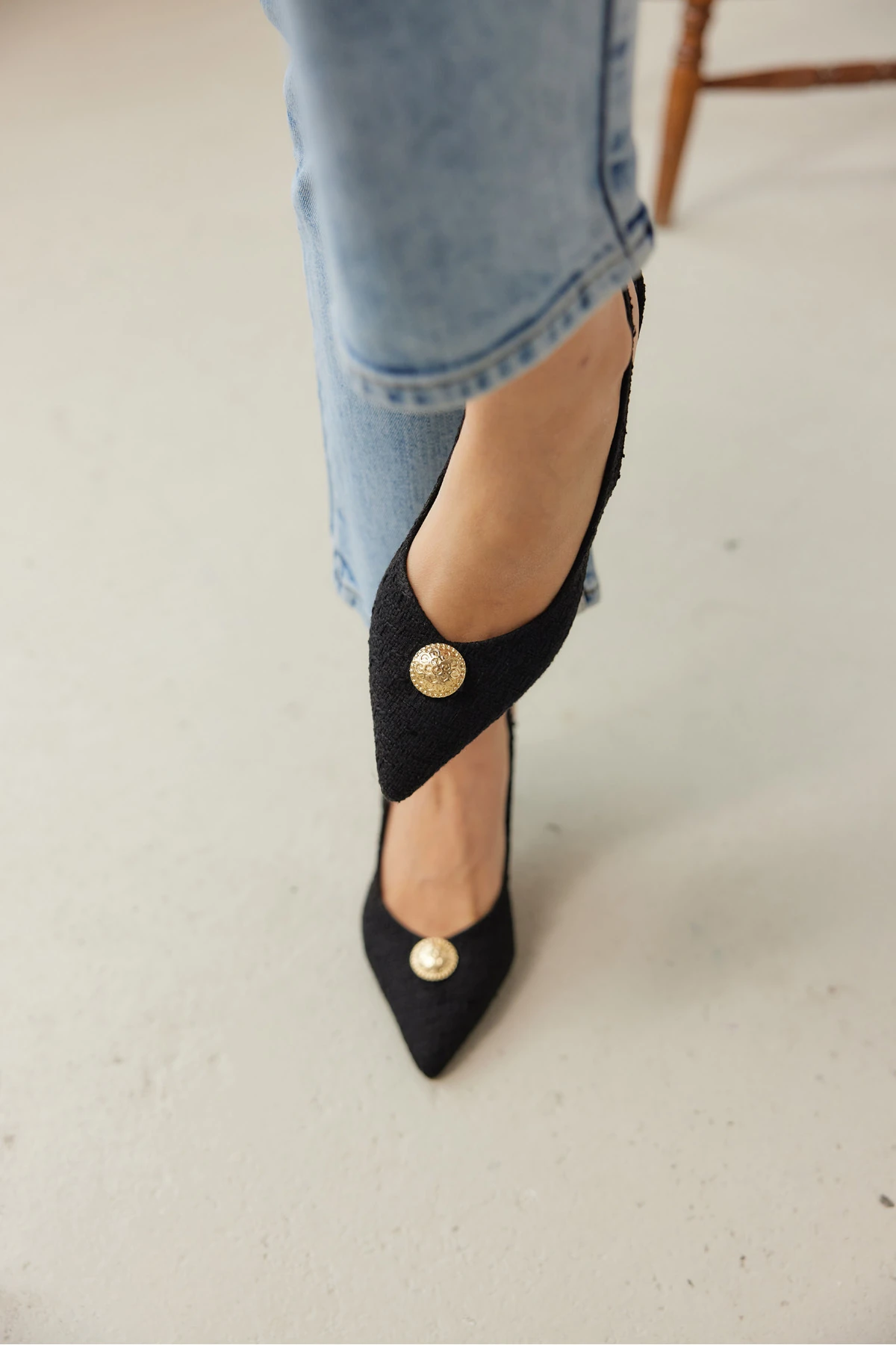 TUVA METAL DÜĞMELİ KADIN KUMAŞ TOPUKLU AYAKKABI