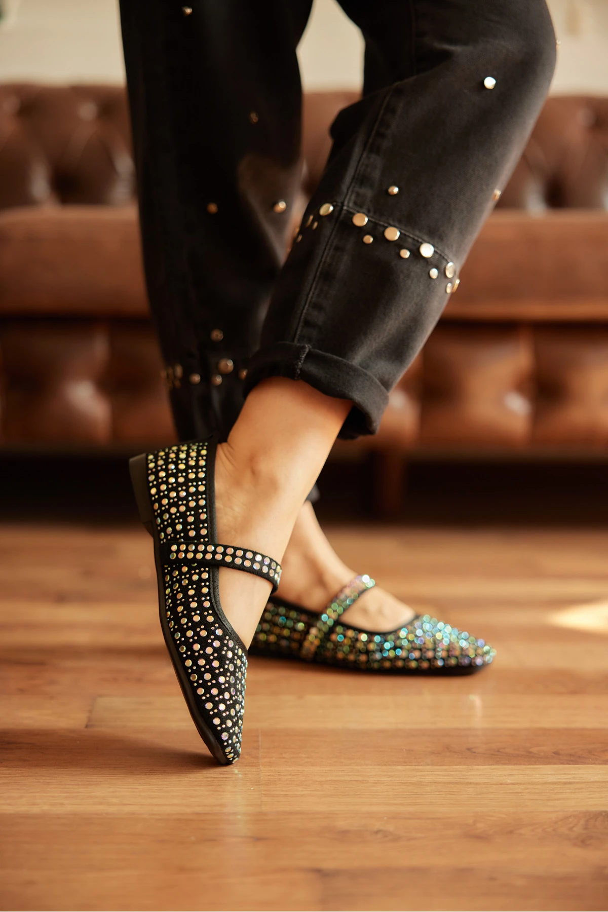 Siyah Renkli Taşlı