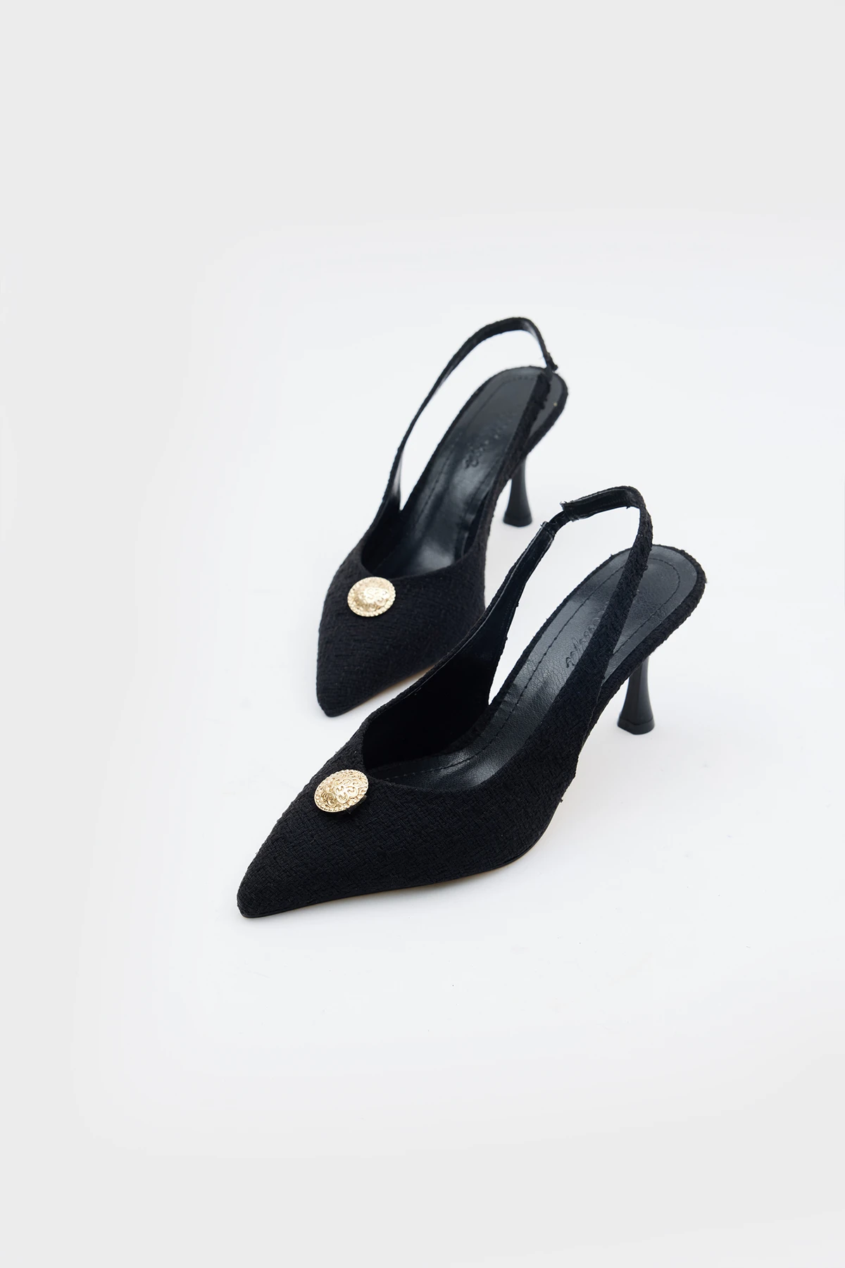 TUVA METAL DÜĞMELİ KADIN KUMAŞ TOPUKLU AYAKKABI