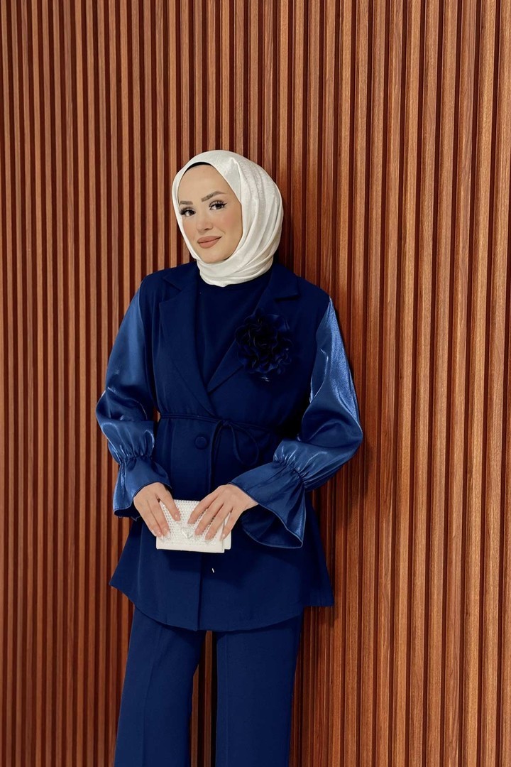 Gül Broşlu Ceketli Takım 32-4016