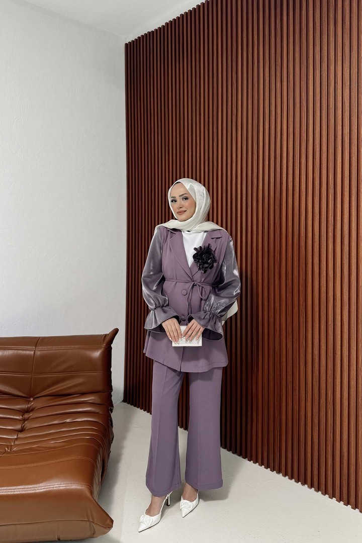 Gül Broşlu Ceketli Takım 32-4016