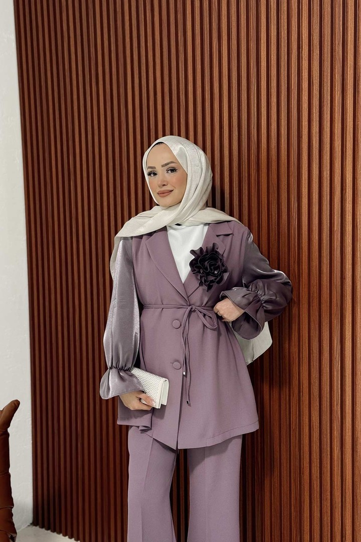 Gül Broşlu Ceketli Takım 32-4016