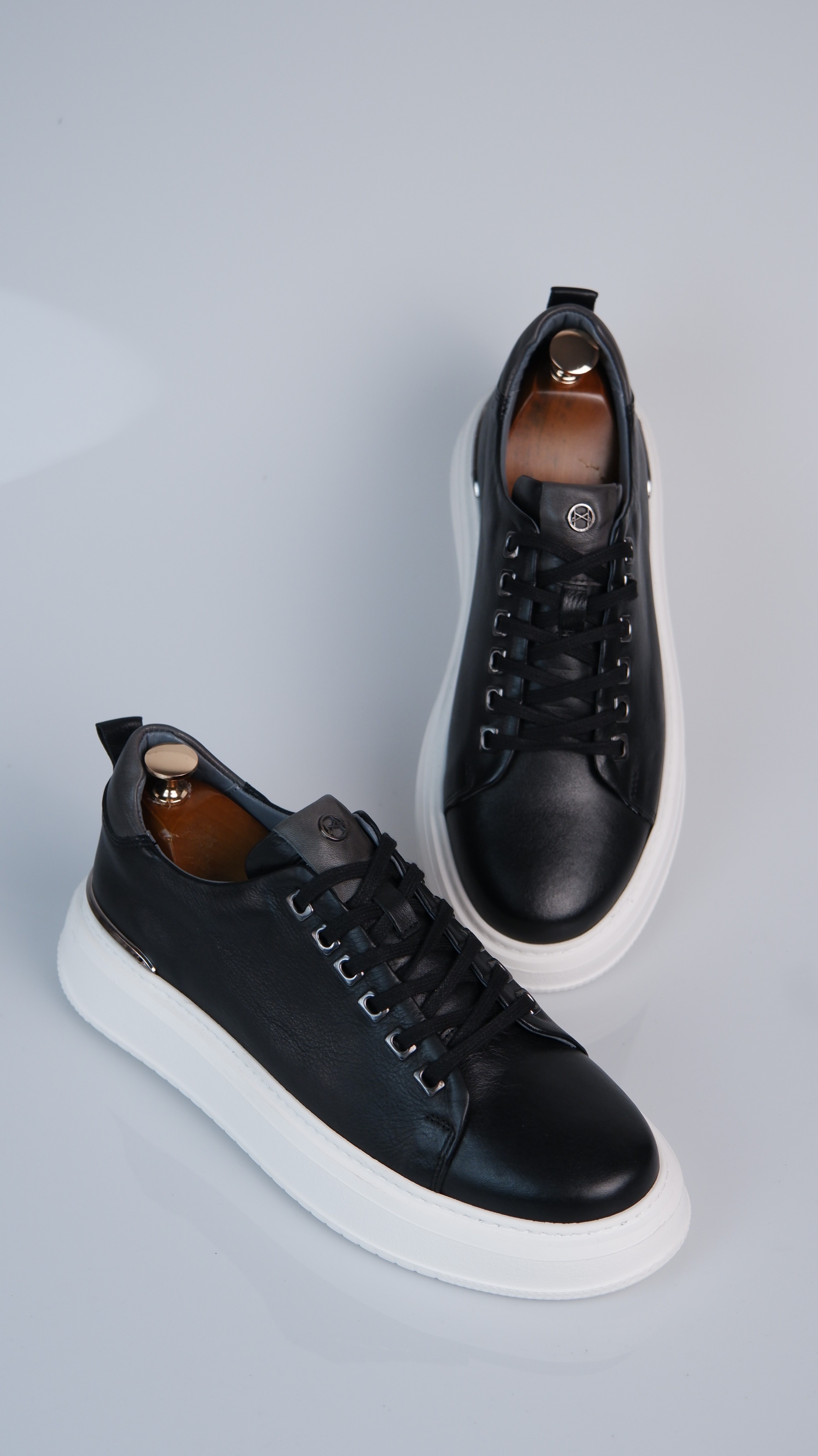 Moliere Model Hakiki Natural Deri Demir Detaylı Sneaker Ayakkabı - Siyah