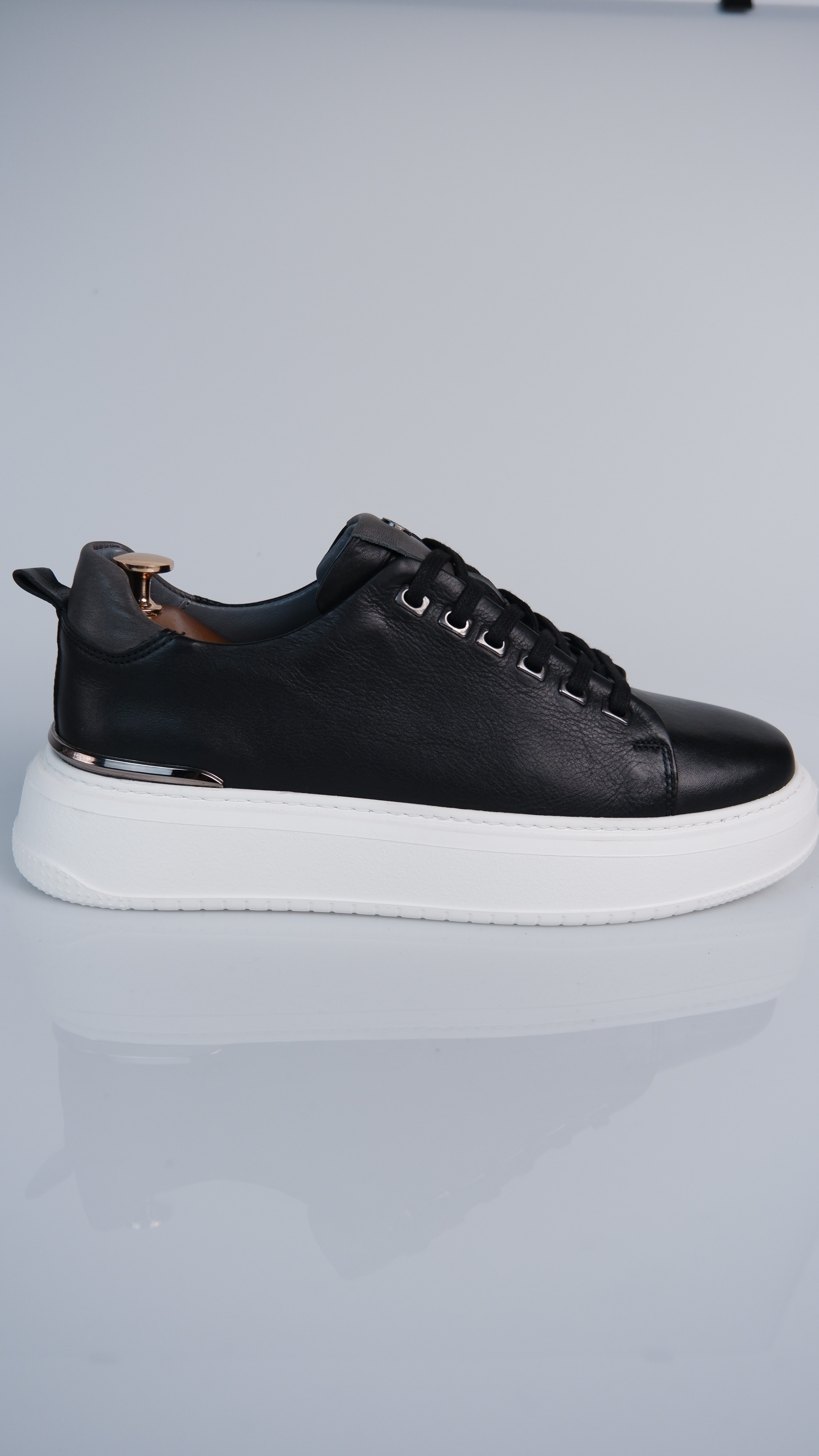 Moliere Model Hakiki Natural Deri Demir Detaylı Sneaker Ayakkabı - Siyah