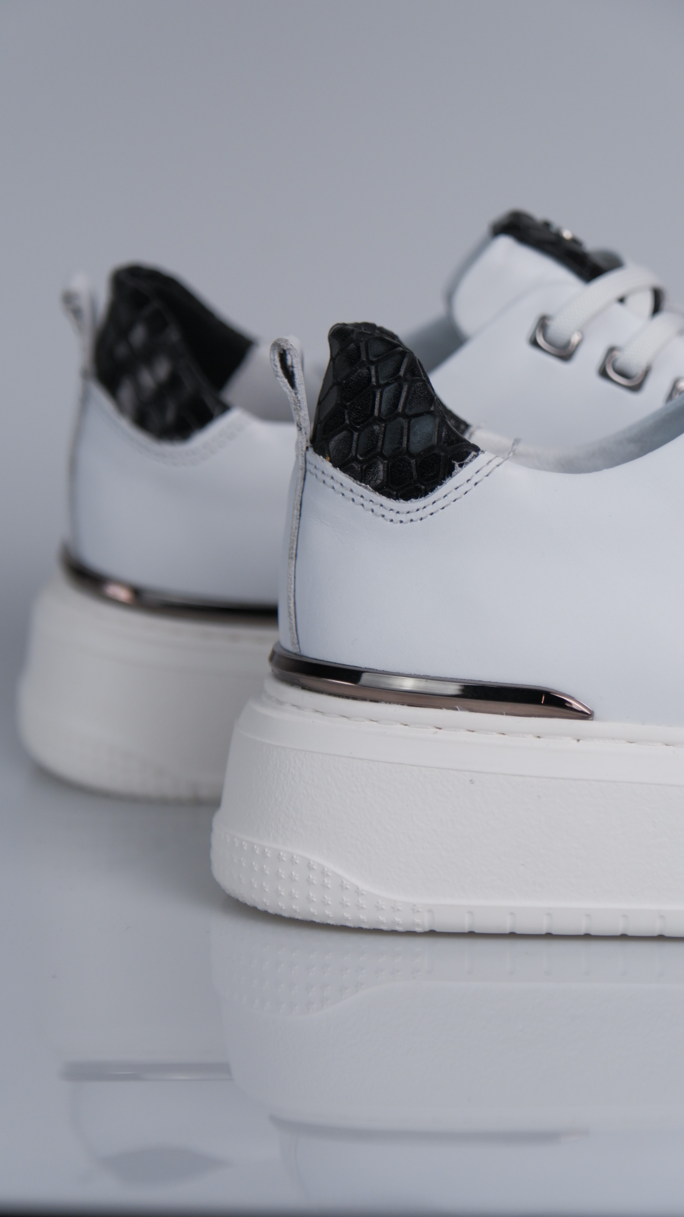 Moliere Model Hakiki Natural Deri Demir Detaylı Sneaker Ayakkabı - beyaz