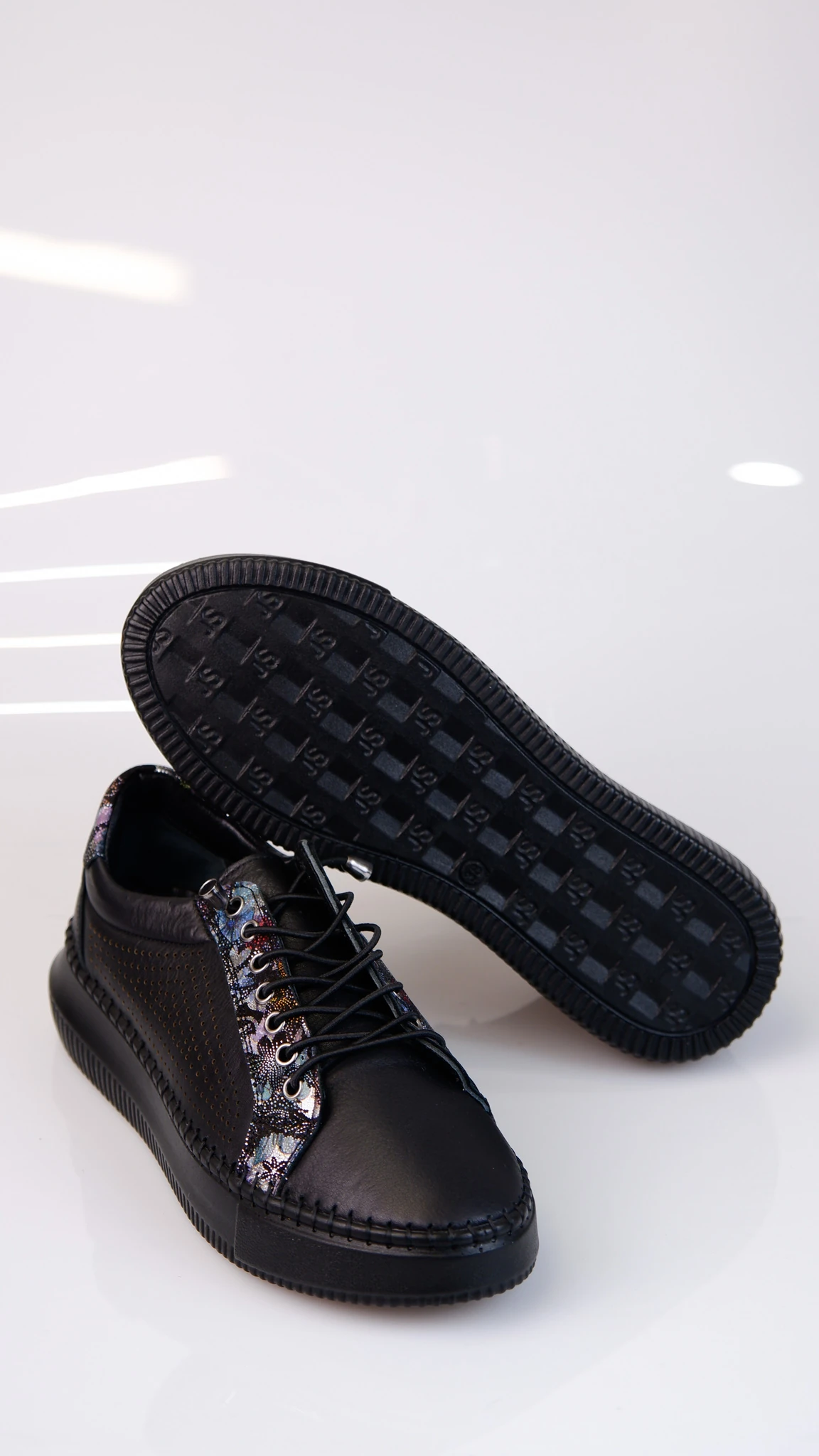 Halo Model Hakiki Deri Kadın Sneaker Ayakkabı - Siyah