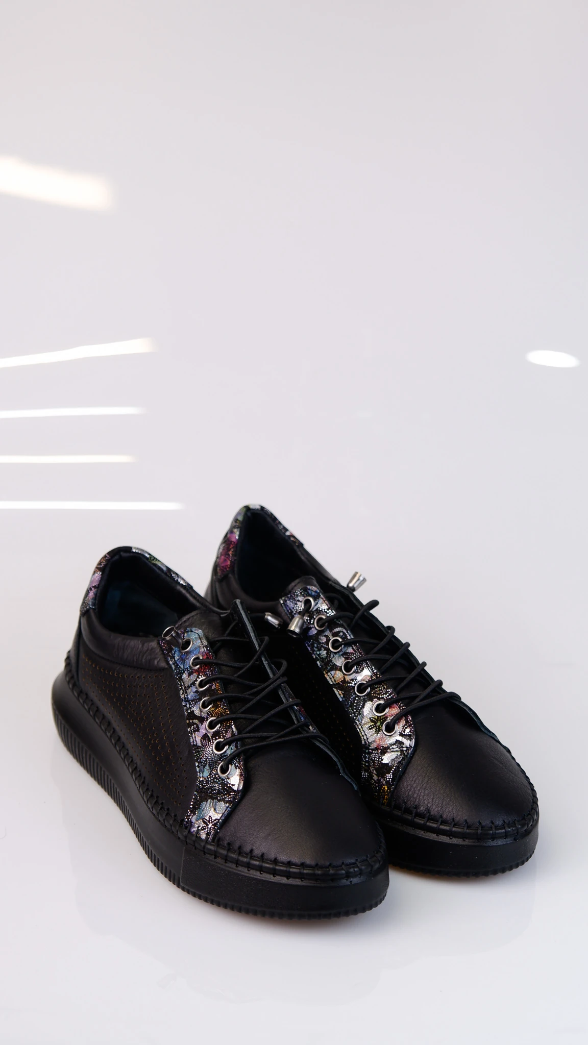 Halo Model Hakiki Deri Kadın Sneaker Ayakkabı - Siyah