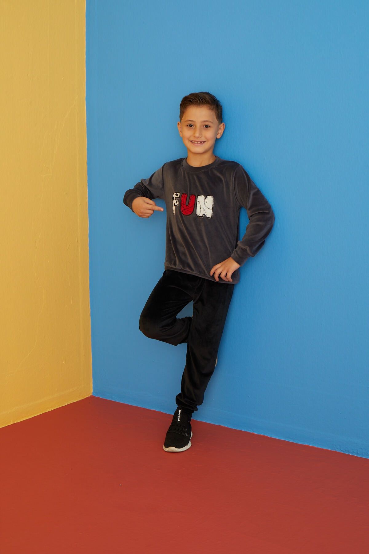 Turuncu Fun Desenli Kadife Erkek Çocuk Pijama Takımı