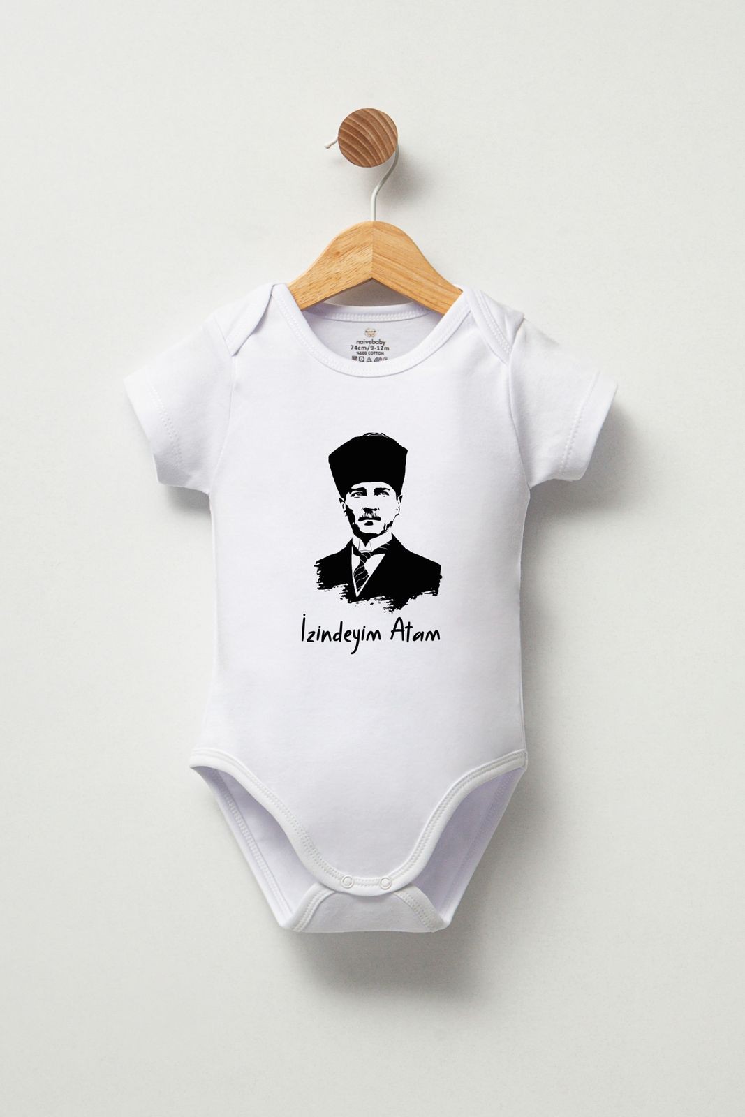 İzindeyim Atam Yazılı Bebek Zıbını