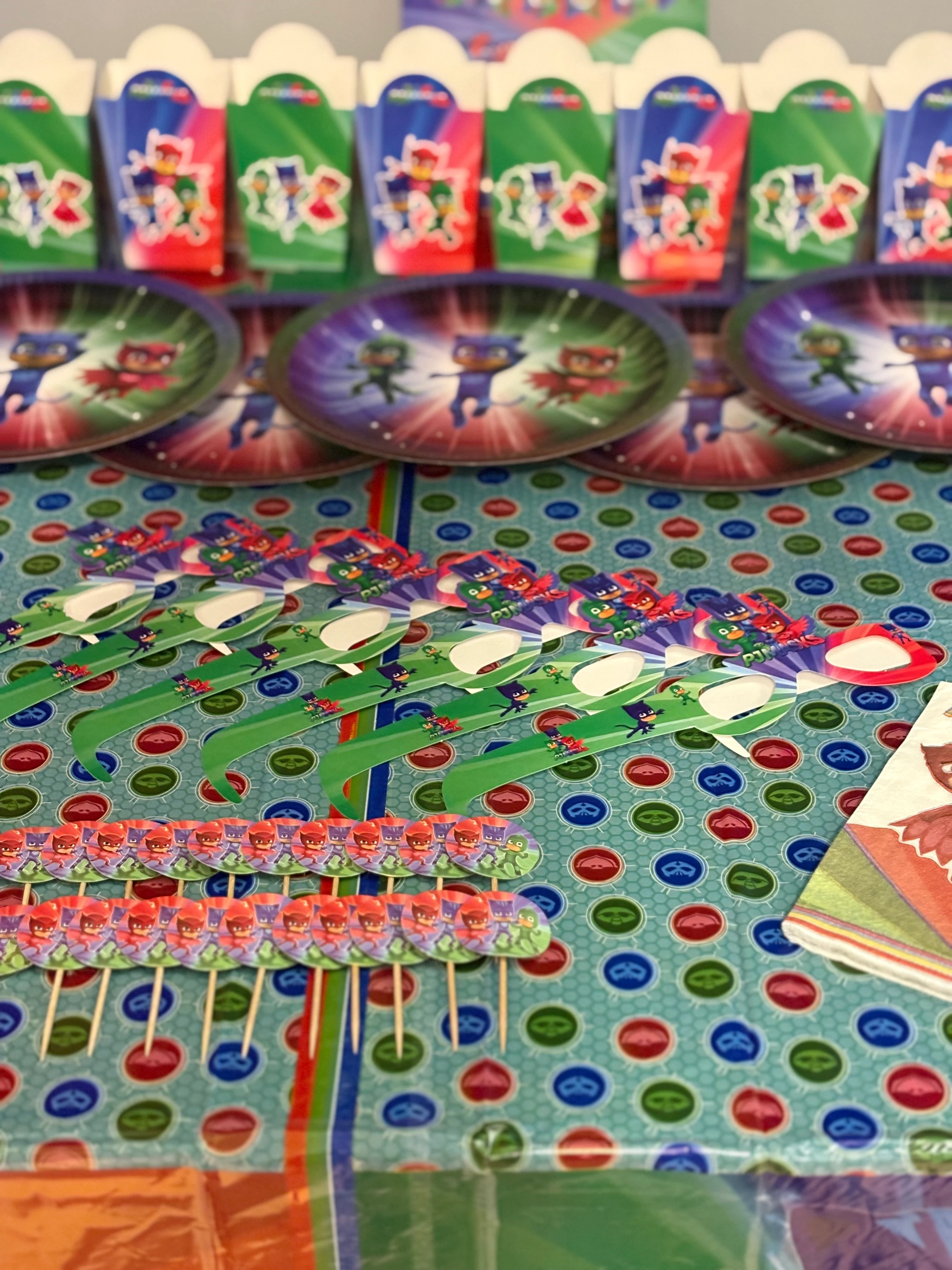 Pijamaskeliler Temalı Doğum Günü Parti Seti