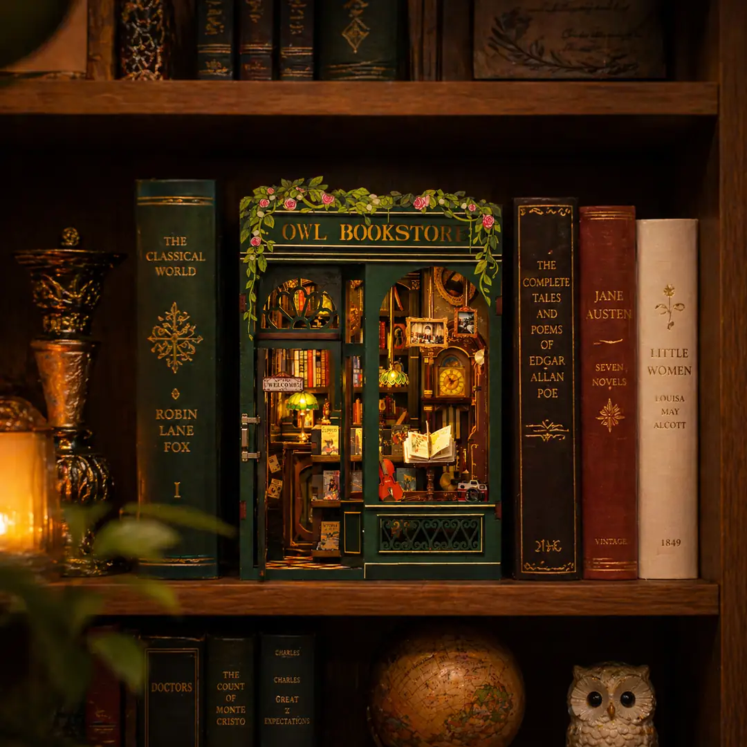 Owl Bookstore kitaplık içinde book nook dekorasyonu