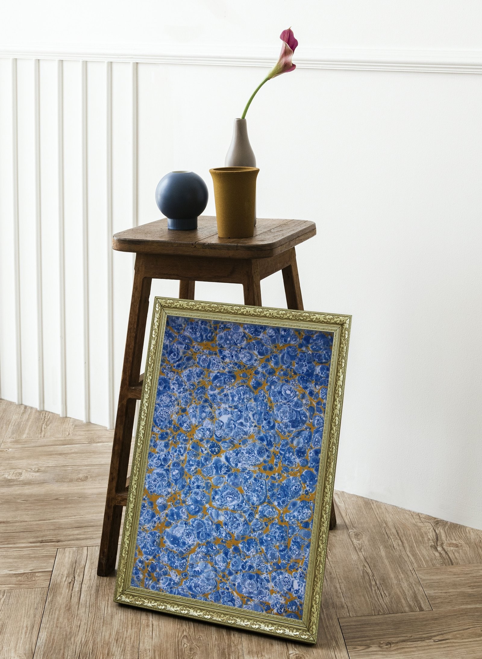 Altın Sarısı Hareler Üzerinde Mavi Dokulu Ebru 60x80 cm Çerçeveli Tablo