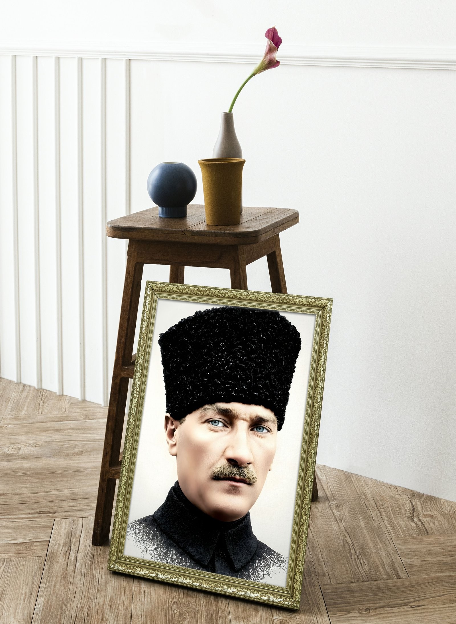 Aydınlık Fon Üzerinde Lider 60x80 cm Çerçeveli Tablo