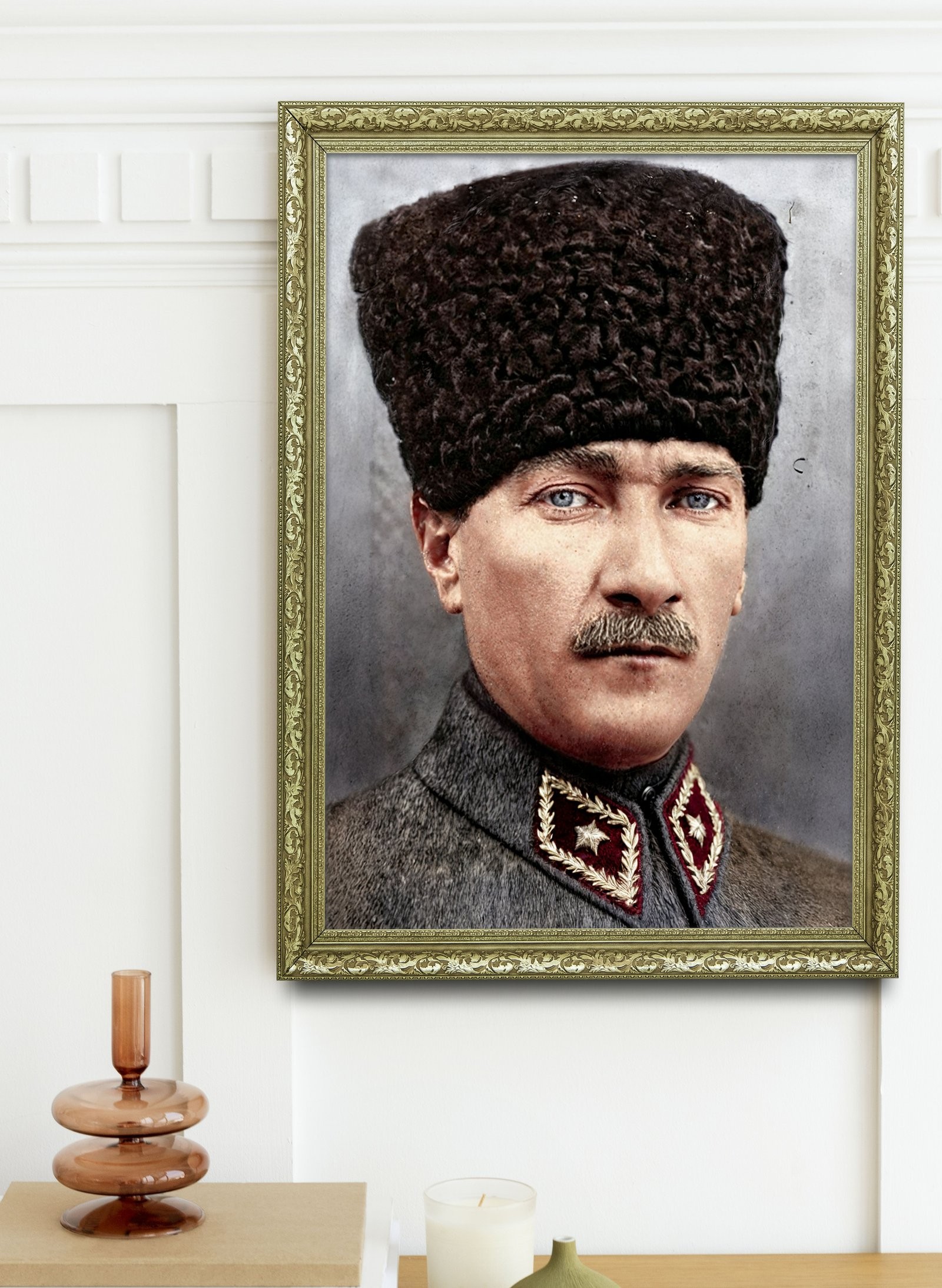 Keskin Bakışlı Komutan 60x80 cm Çerçeveli Tablo