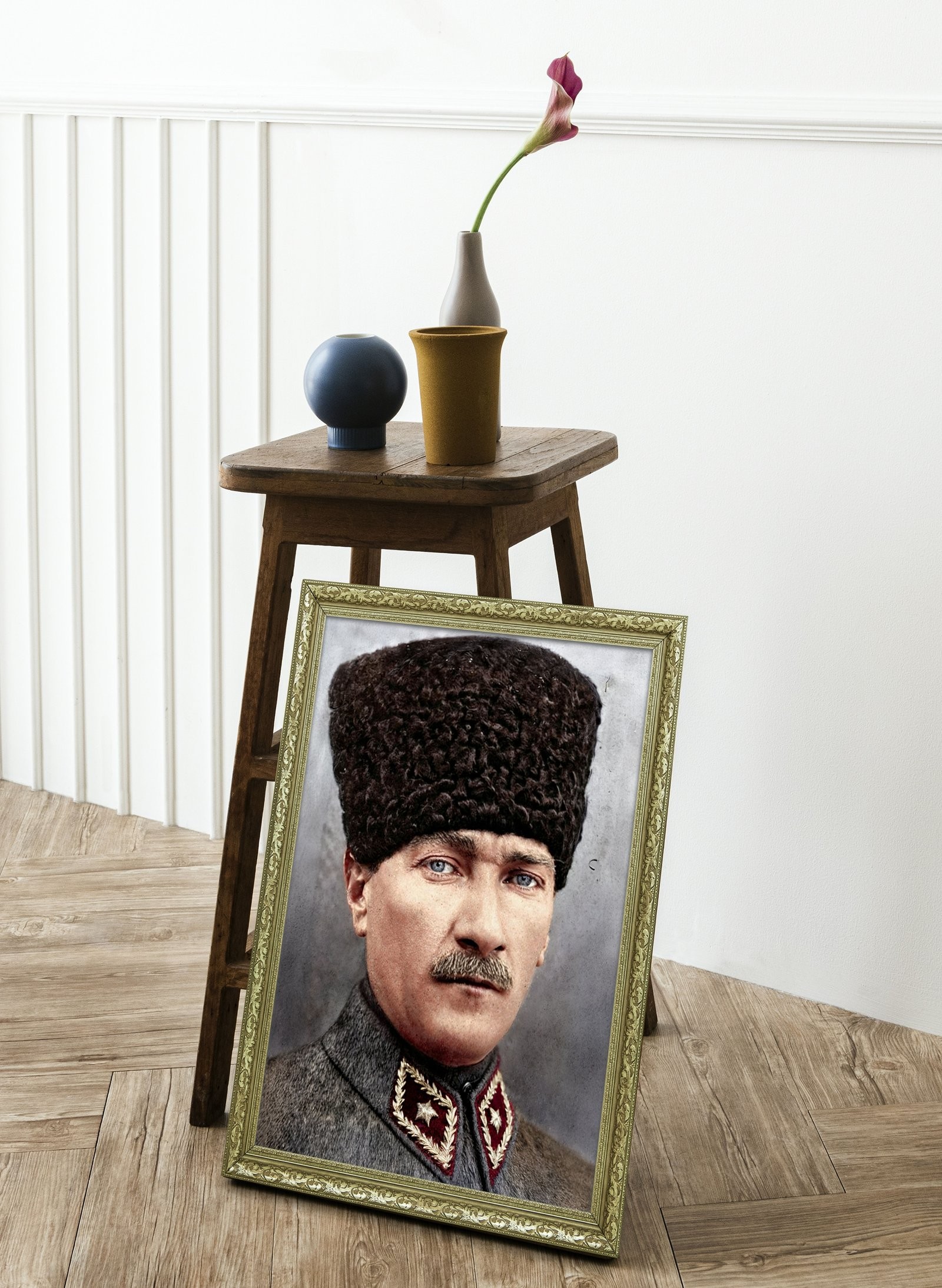 Keskin Bakışlı Komutan 60x80 cm Çerçeveli Tablo