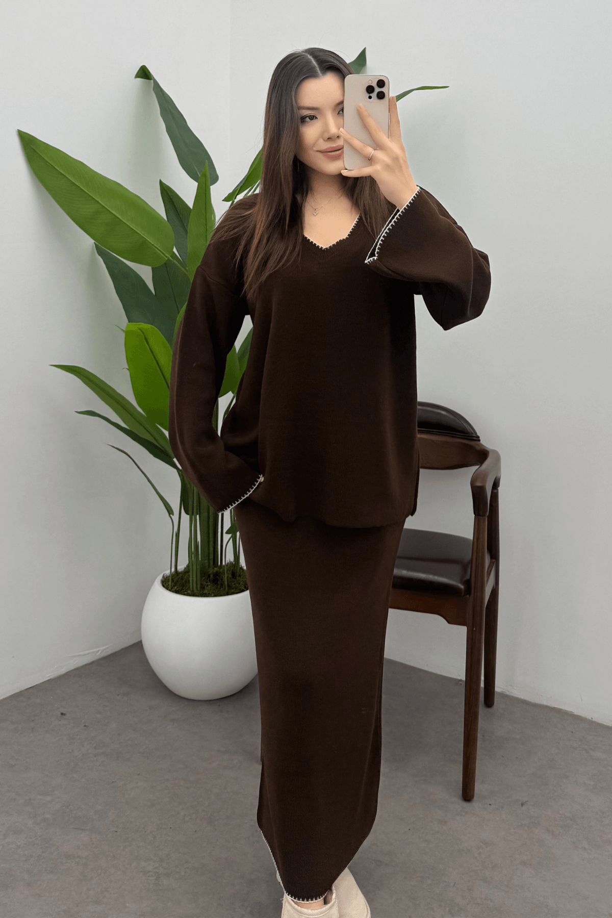 Kadın Kahverengi Çoban Dikiş Detaylı V Yaka Kazak Etek Triko Takım