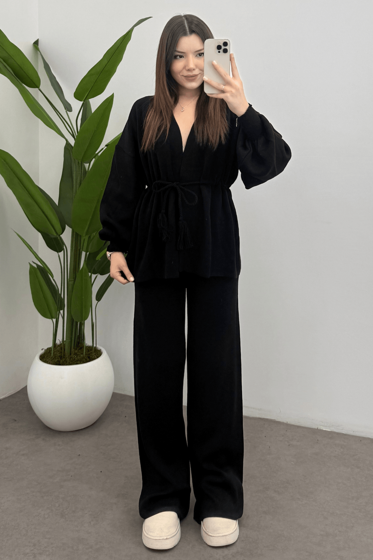 Kadın Siyah Beli Püskül Bağcık Detaylı Hırka Pantolon İkili Triko Takım