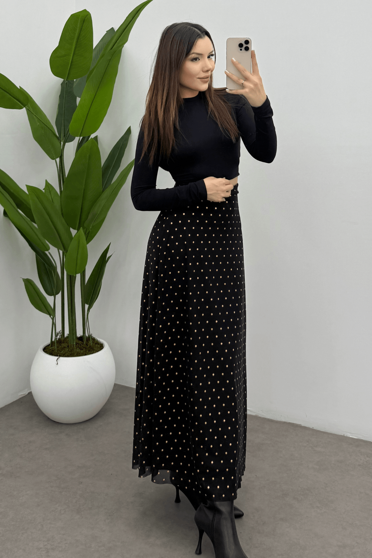 Kadın Siyah Puantiyeli Arka Lastik Detaylı Fermuarlı Maksi Tül Etek