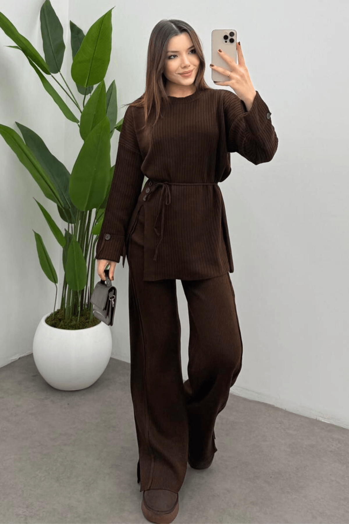 Kadın Kahverengi Bel Bağlamalı Düğme Detaylı Fitilli Triko Kazak Pantolon İkili Takım