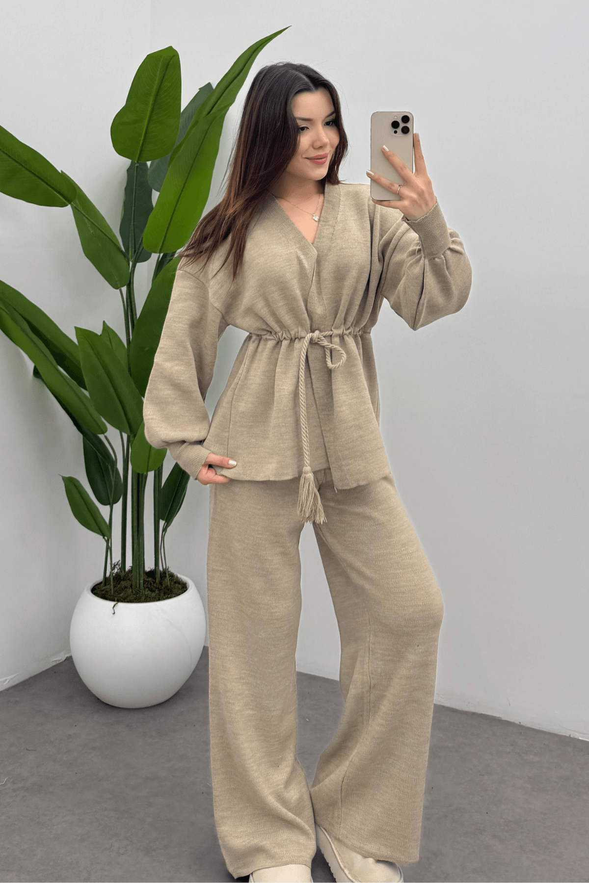 Kadın Krem Beli Püskül Bağcık Detaylı Hırka Pantolon İkili Triko Takım