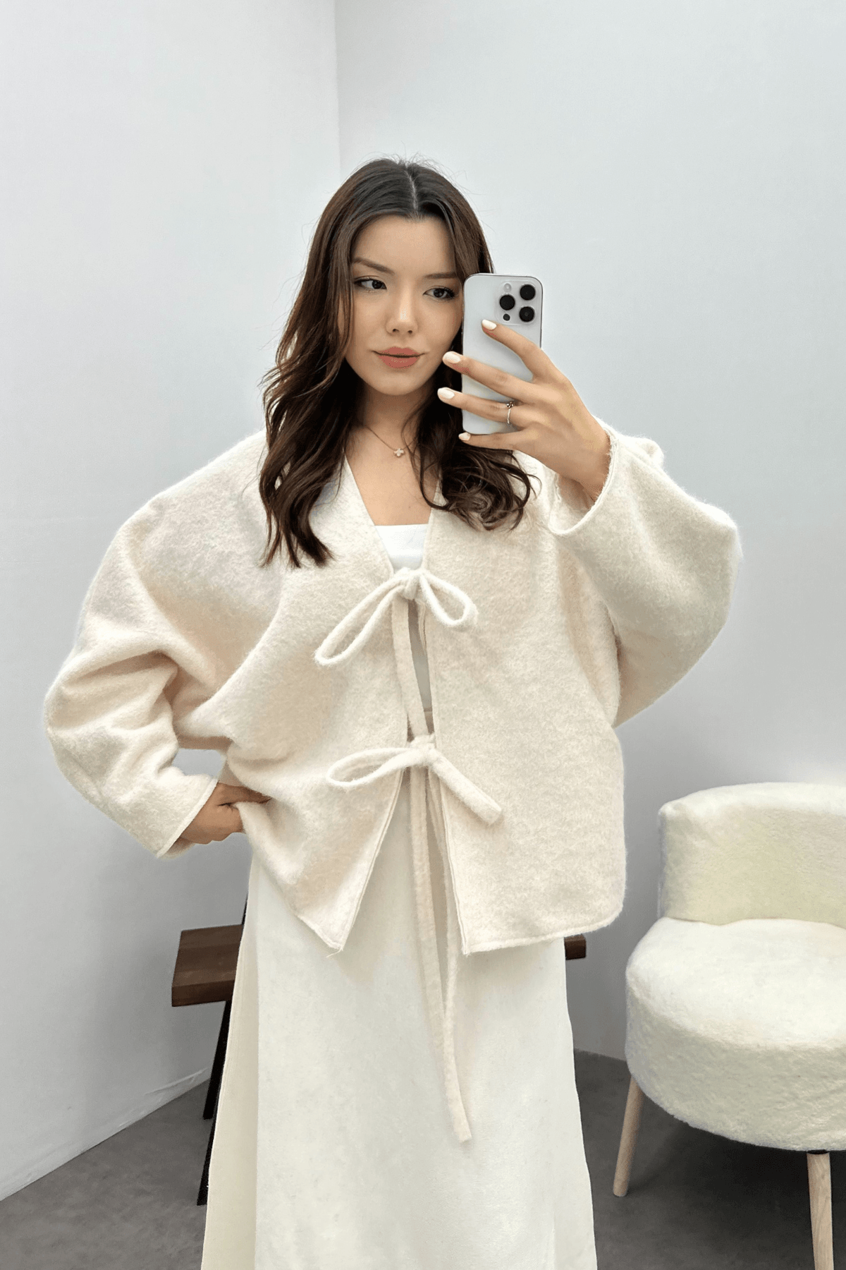 Kadın Ekru Bağcık Detaylı İthal Kaşe Ceket