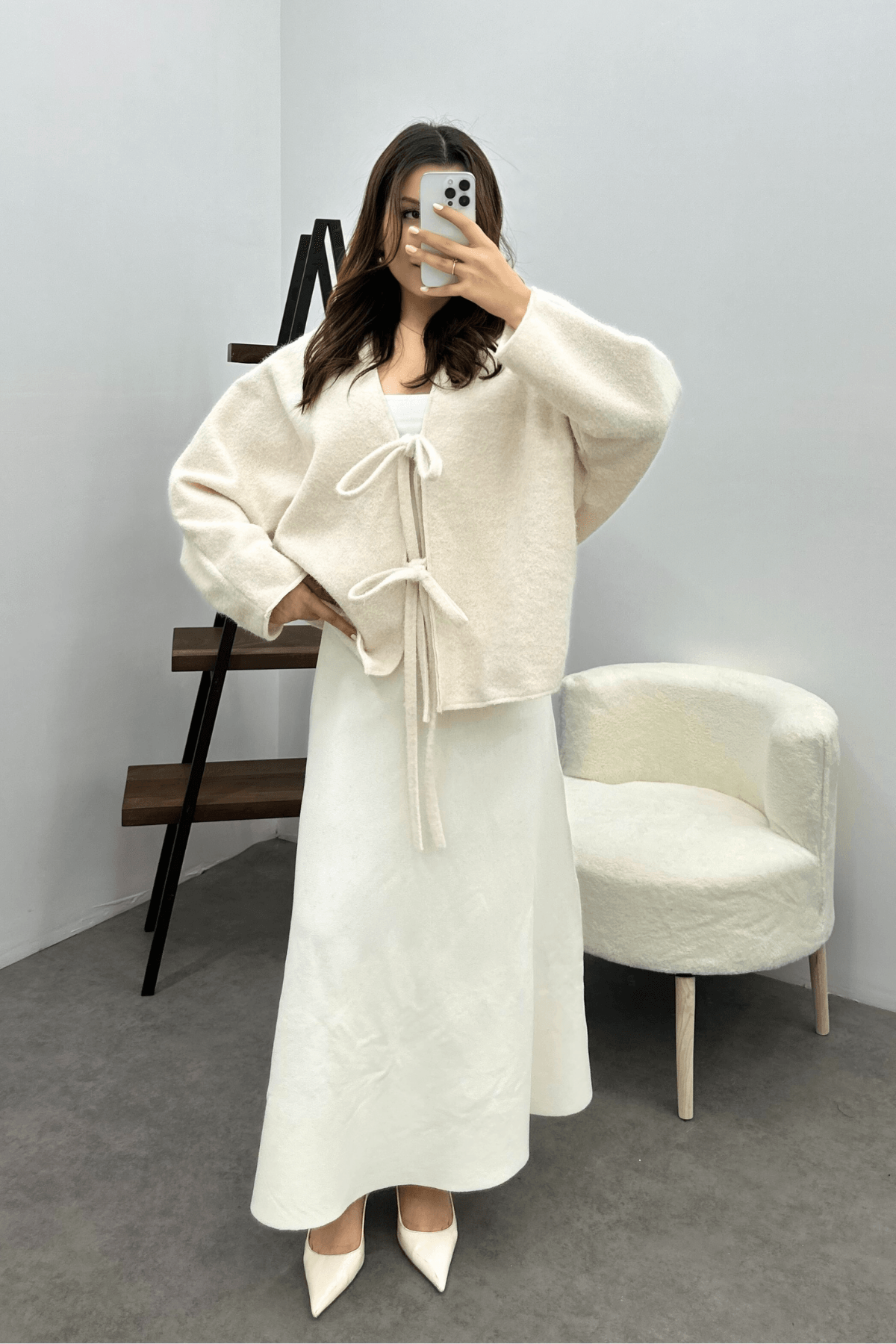 Kadın Ekru Bağcık Detaylı İthal Kaşe Ceket