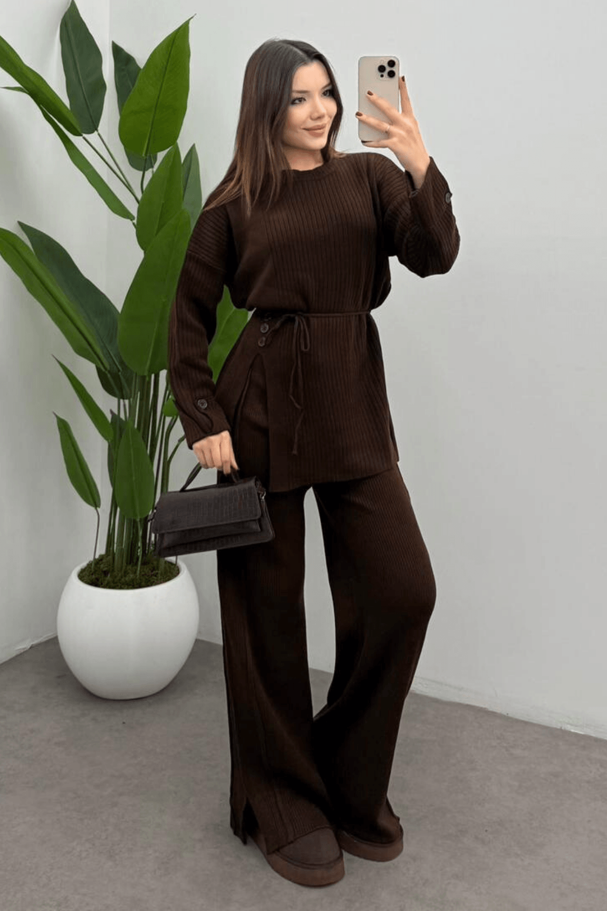 Kadın Kahverengi Bel Bağlamalı Düğme Detaylı Fitilli Triko Kazak Pantolon İkili Takım