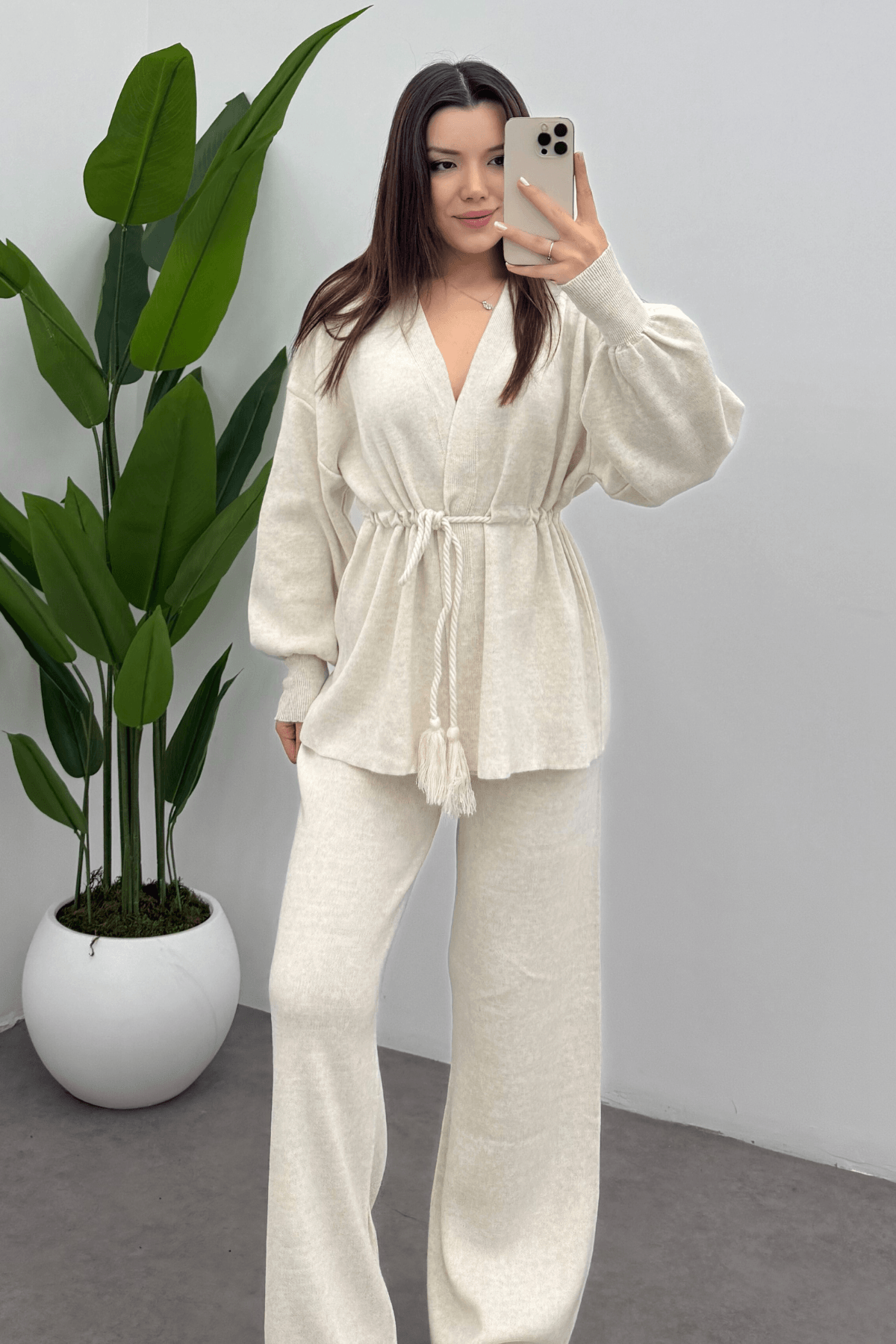 Kadın Ekru Beli Püskül Bağcık Detaylı Hırka Pantolon İkili Triko Takım