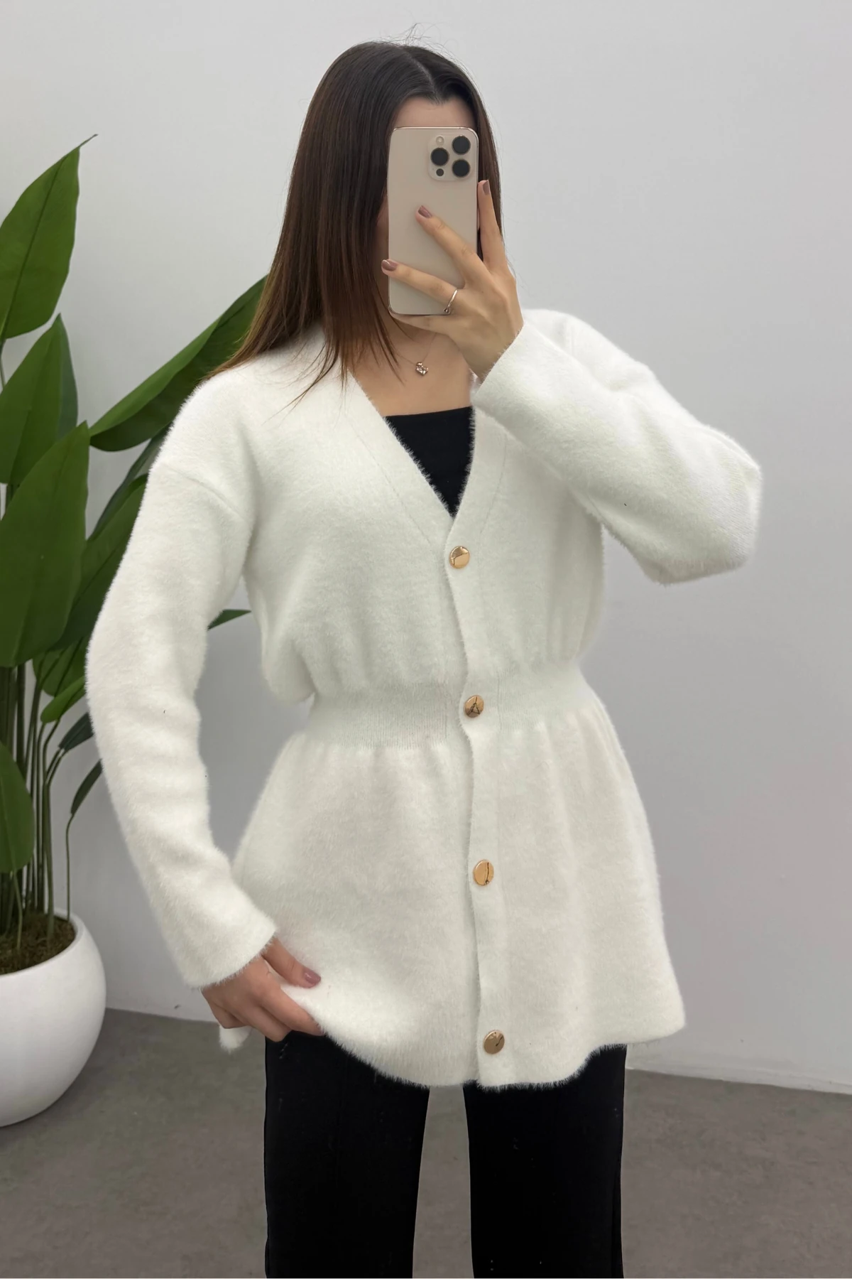 Kadın Ekru Gold Çıtçıt Detaylı Soft Triko Hırka