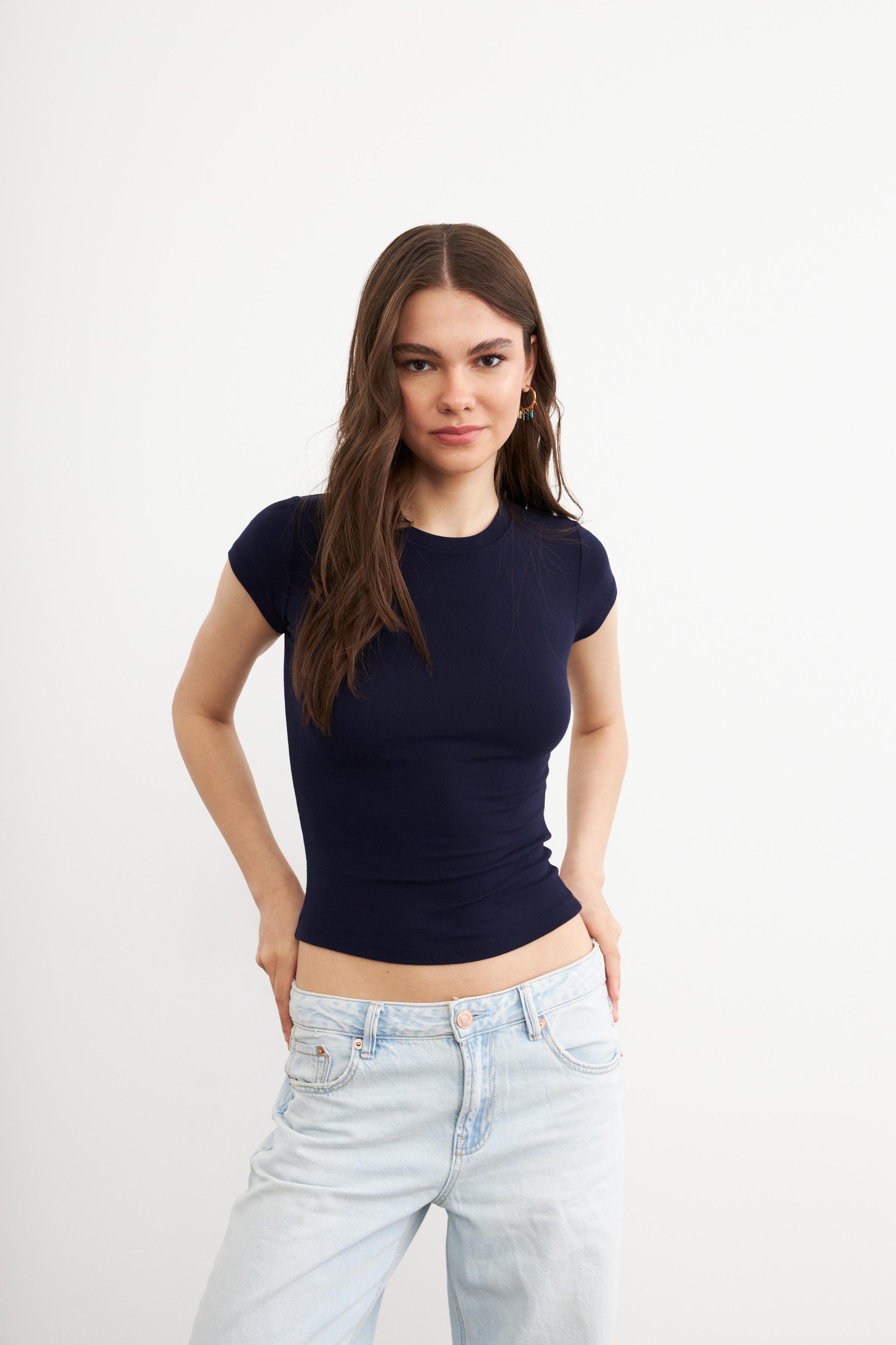 Kadın Lacivert Bisiklet Yaka Kısa Kol Ultra Soft T-shirt