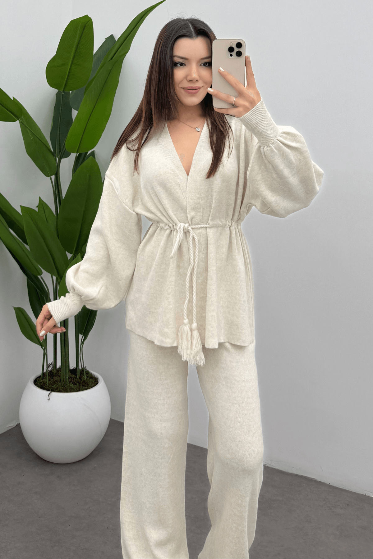 Kadın Ekru Beli Püskül Bağcık Detaylı Hırka Pantolon İkili Triko Takım