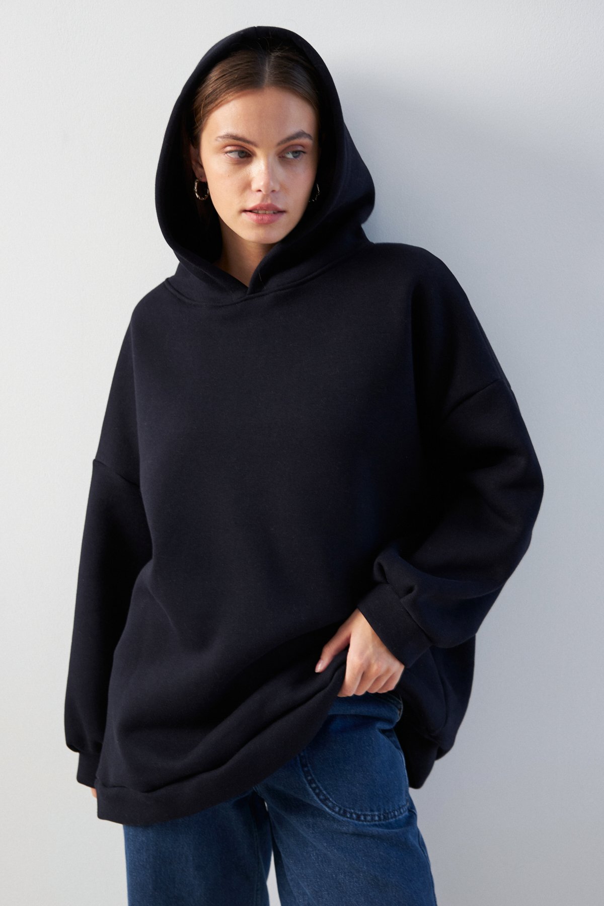 Kadın Koyu Lacivert Yumuşak Dokulu Oversize Şardonlu Kapüşonlu Sweatshirt