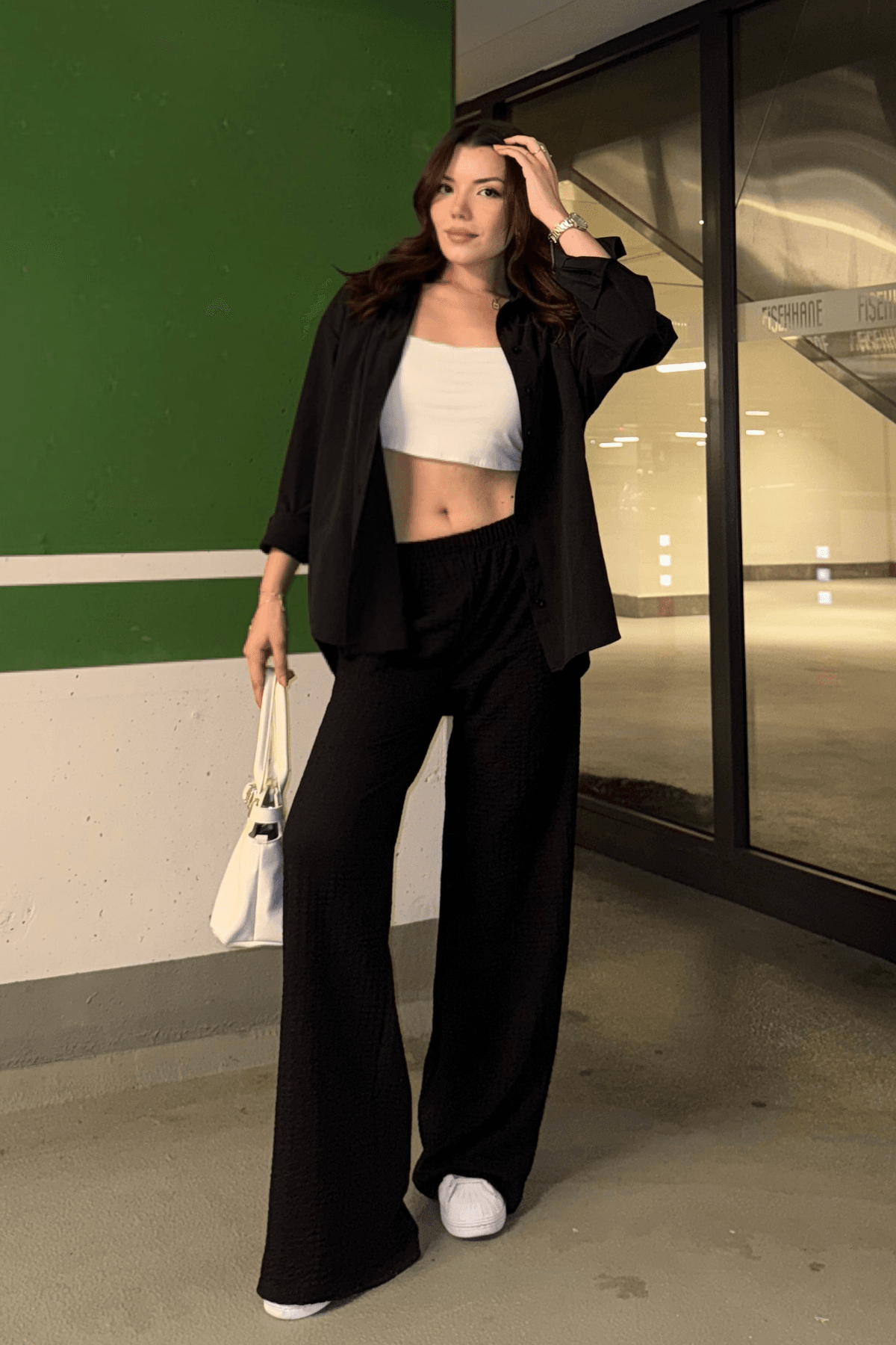 Kadın Siyah Oversize Basic Cep Detaylı Poplin Uzun Kol Gömlek