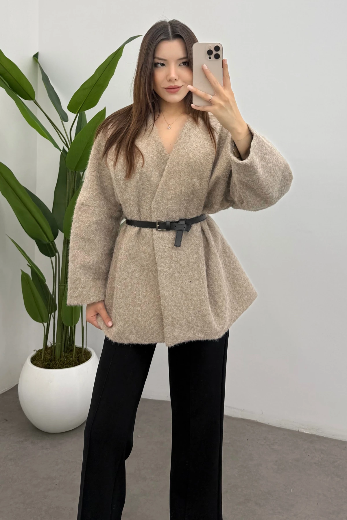 Kadın Krem Kemerli Kaşe Kaban