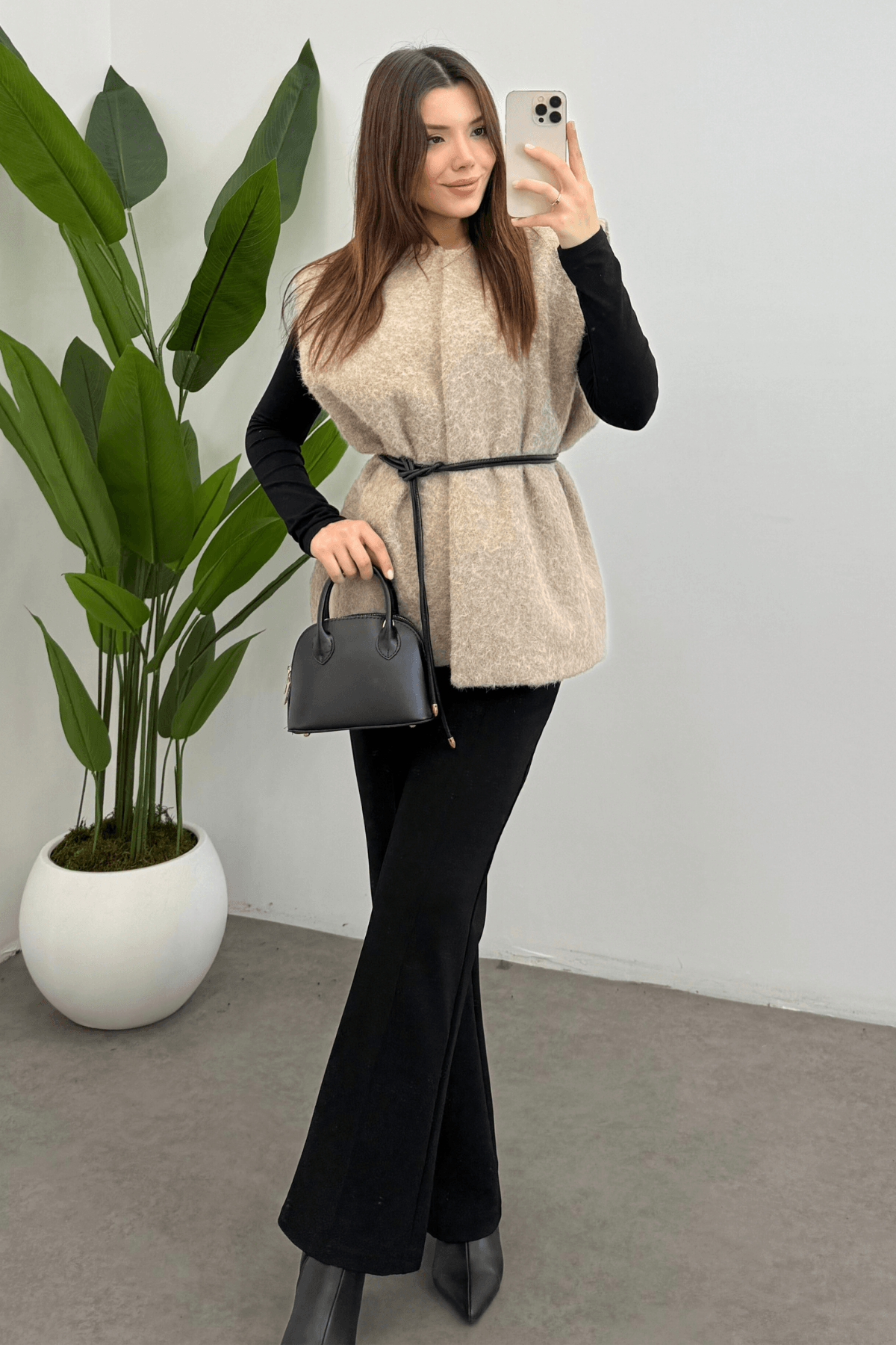 Krem Kemerli Kaşe Yelek