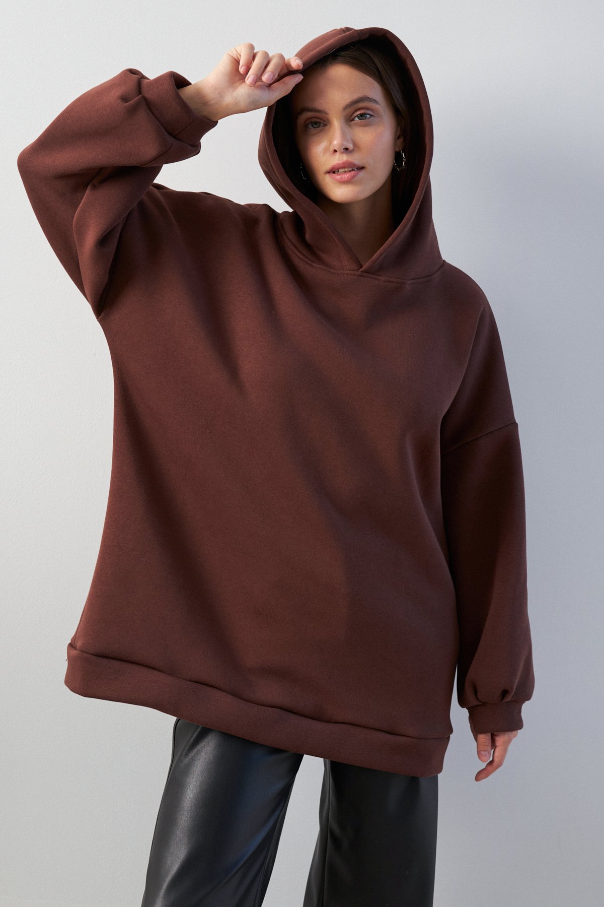 Kadın Acı Kahve Yumuşak Dokulu Oversize Şardonlu Kapüşonlu Sweatshirt